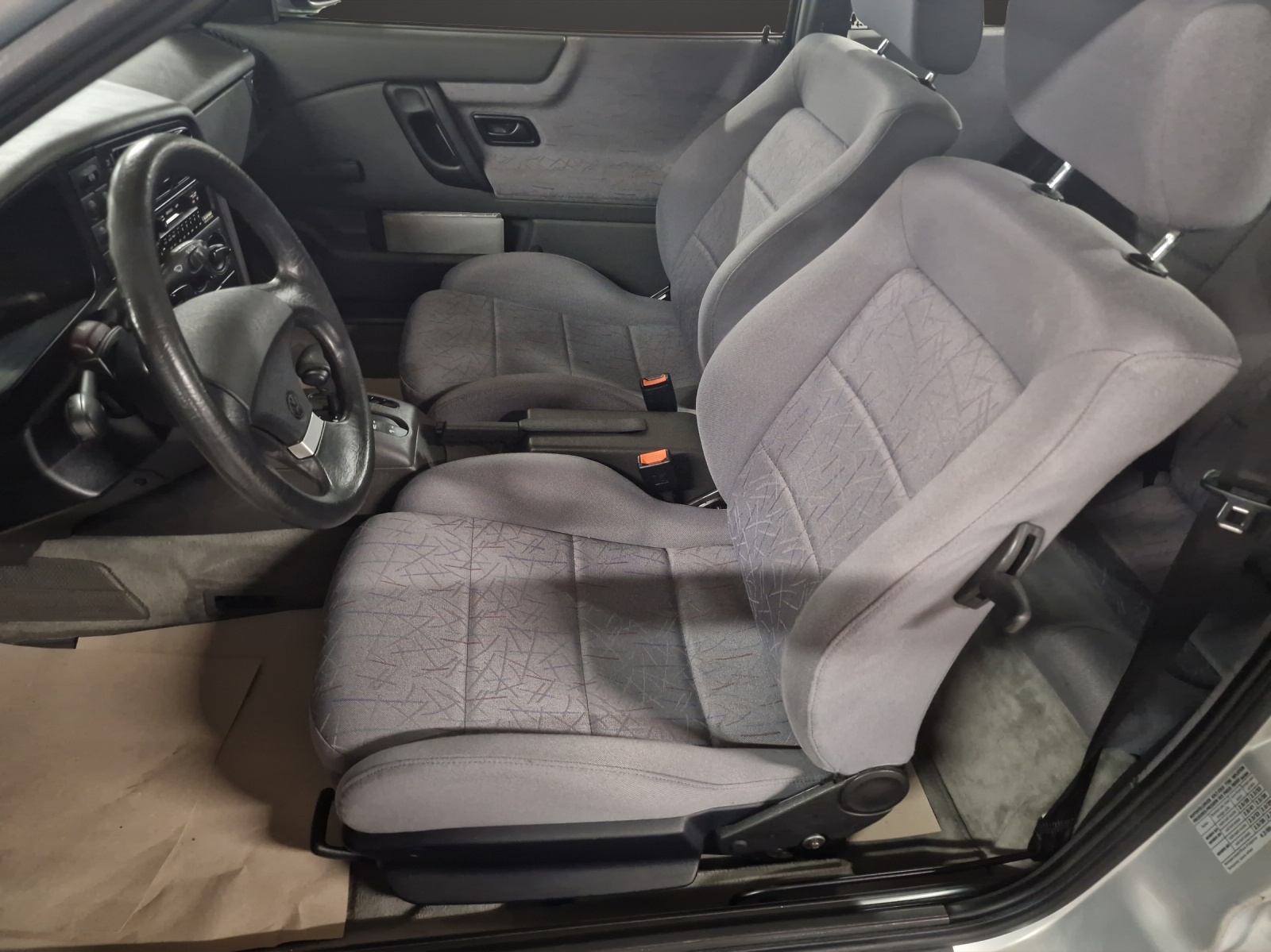 VW Corrado 2000 16V-image-9
