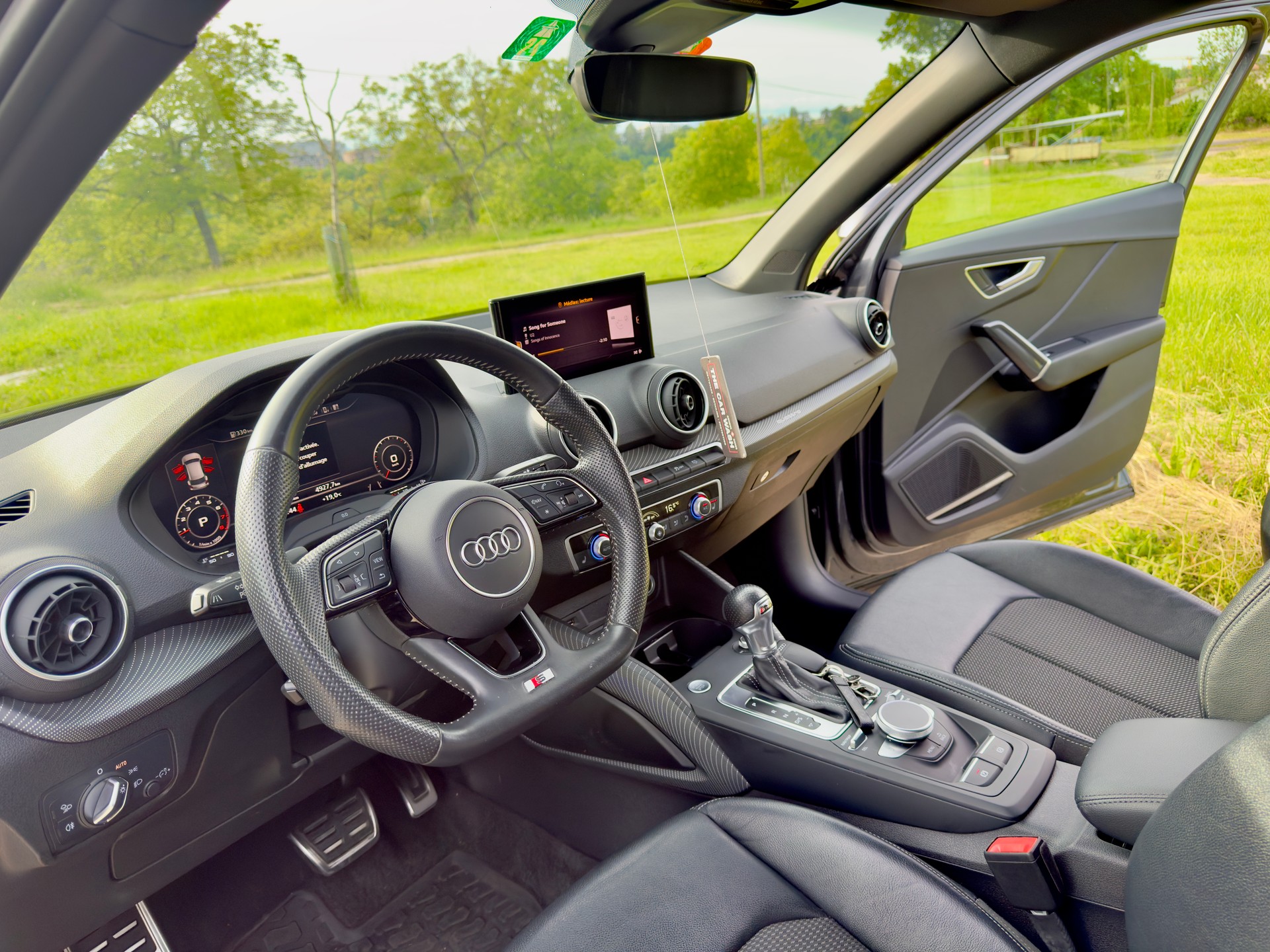 AUDI Q2 40 TFSI S-line quattro-image-12