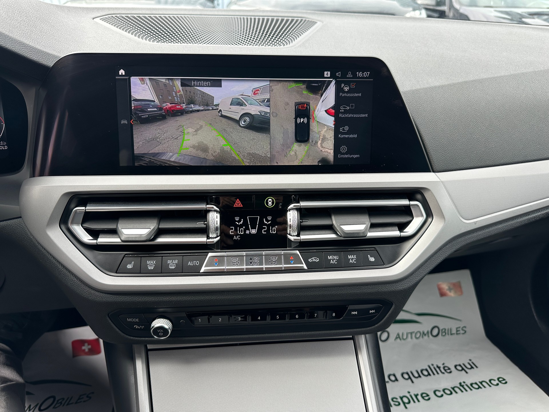 BMW 320d xDrive 48V Touring Steptronic-image-19