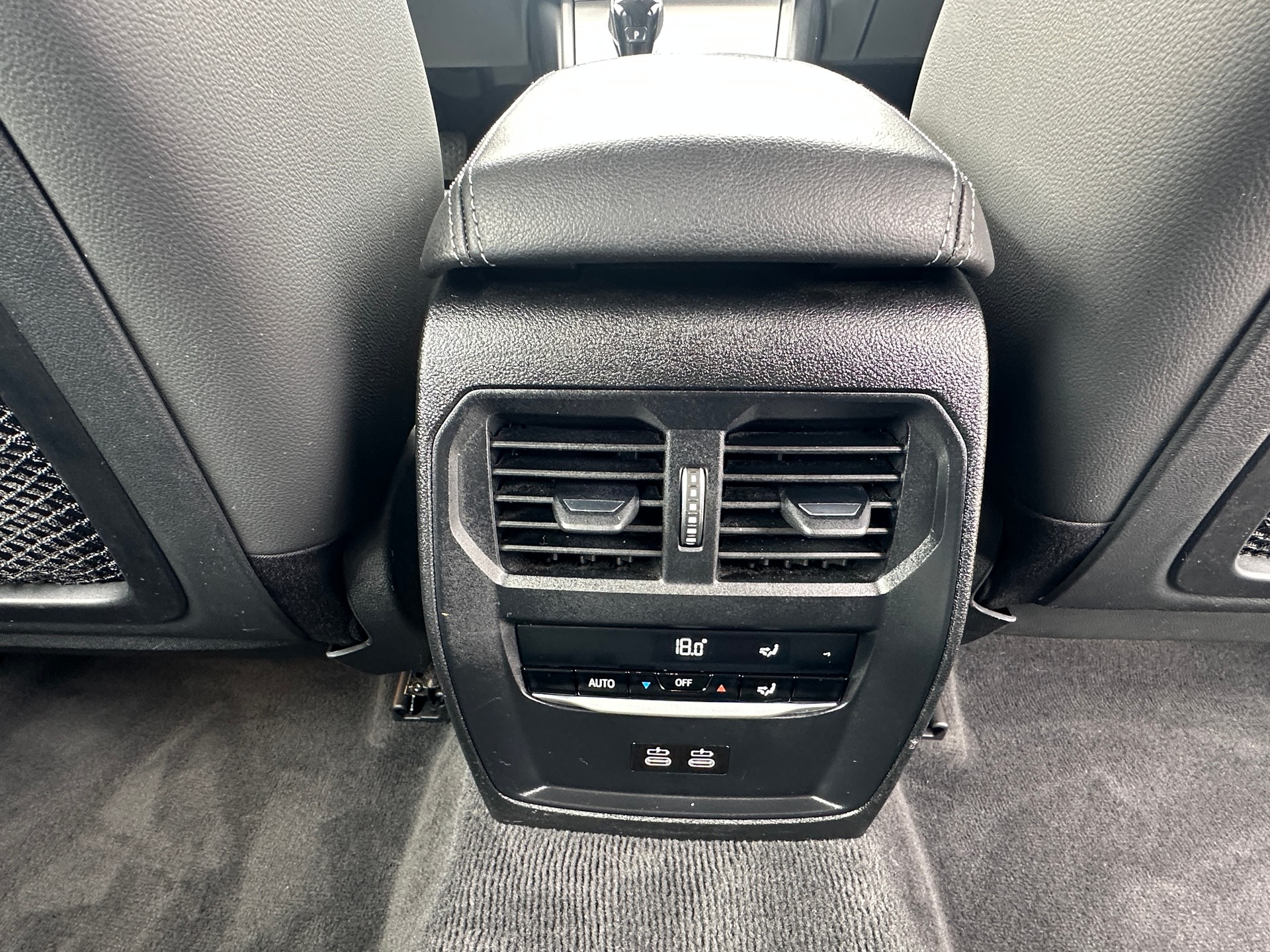 BMW 320d xDrive 48V Touring Steptronic-image-21