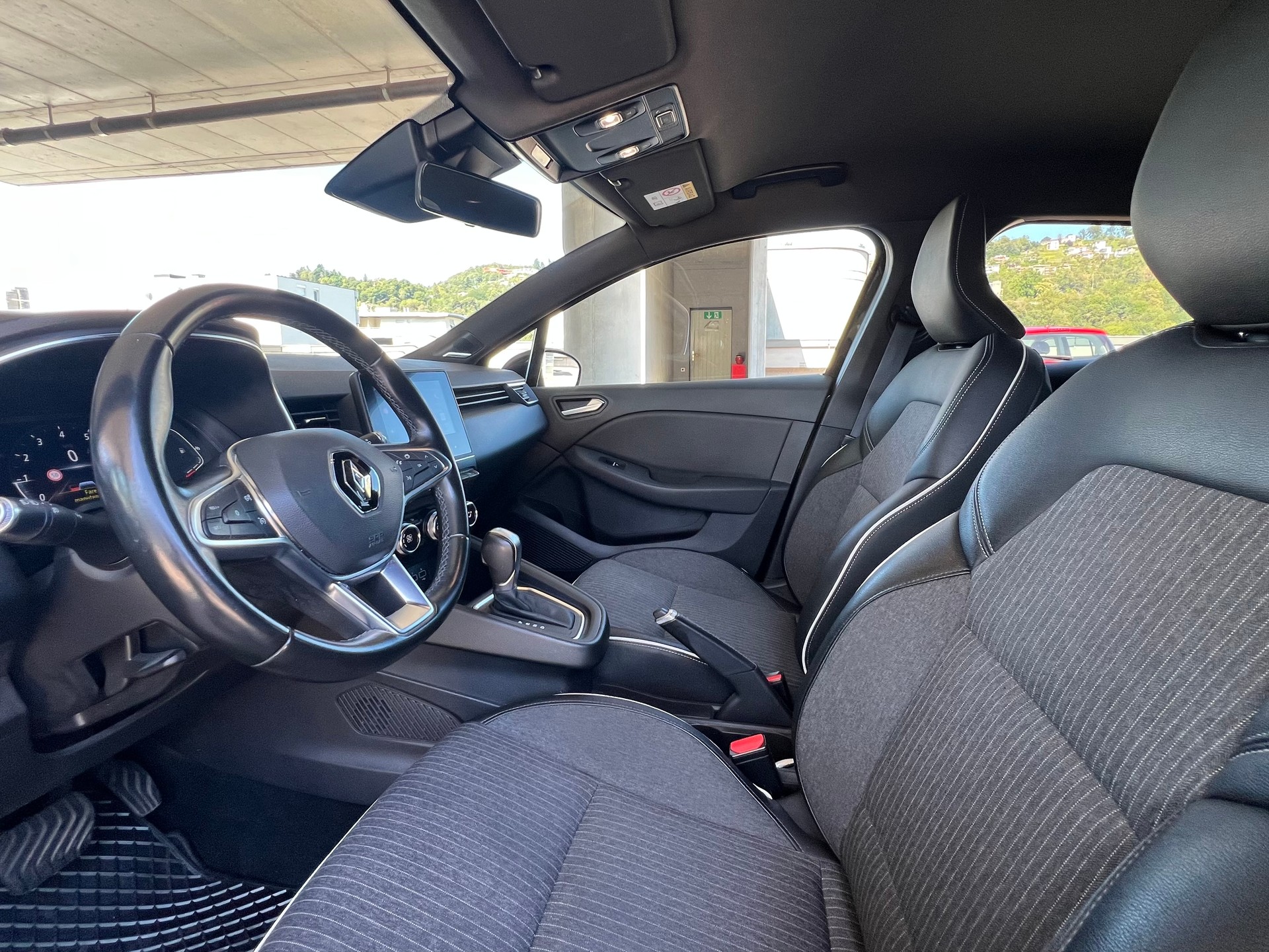 RENAULT Clio 1.3 Intens EDC-image-7
