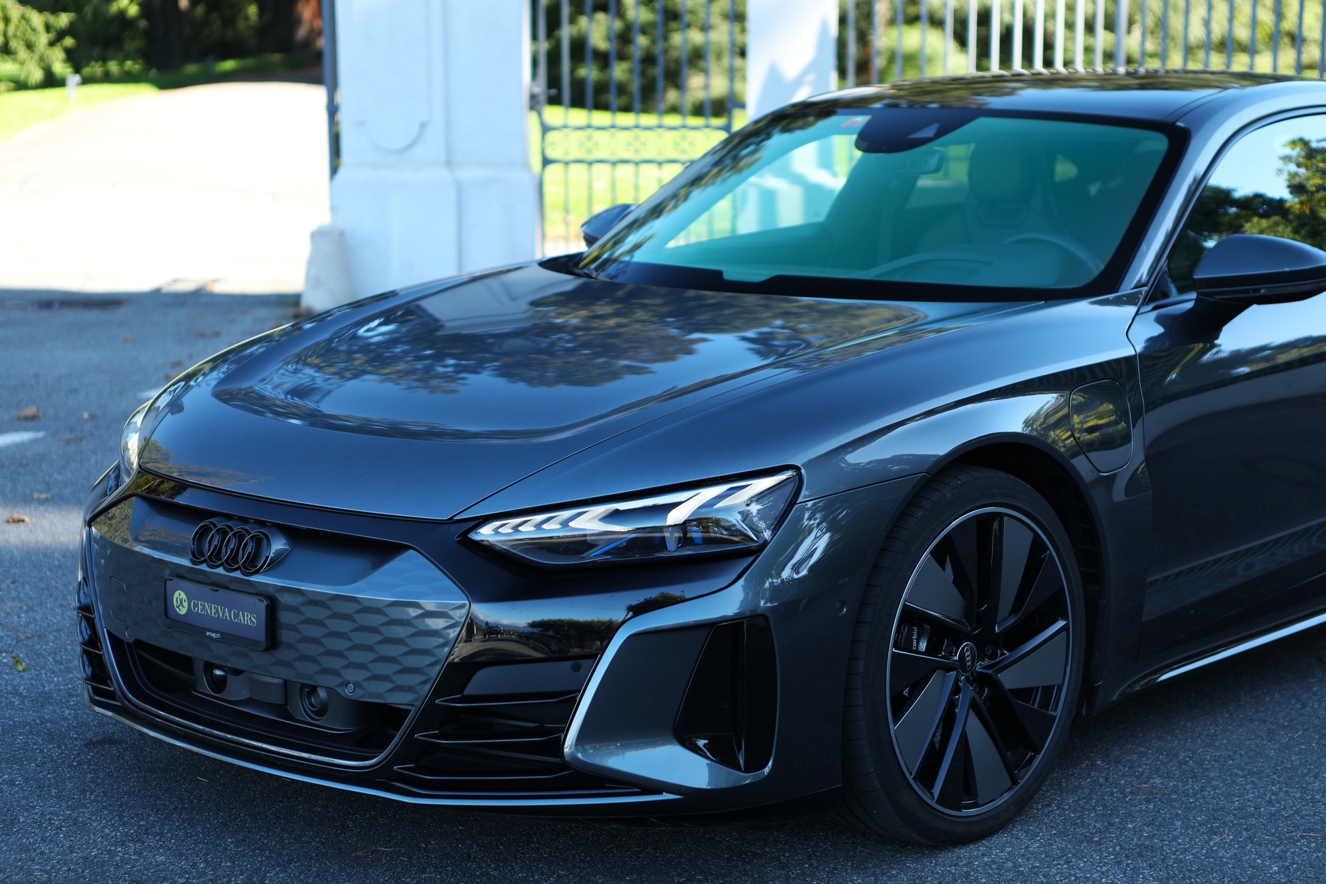 AUDI e-tron GT quattro-image-5