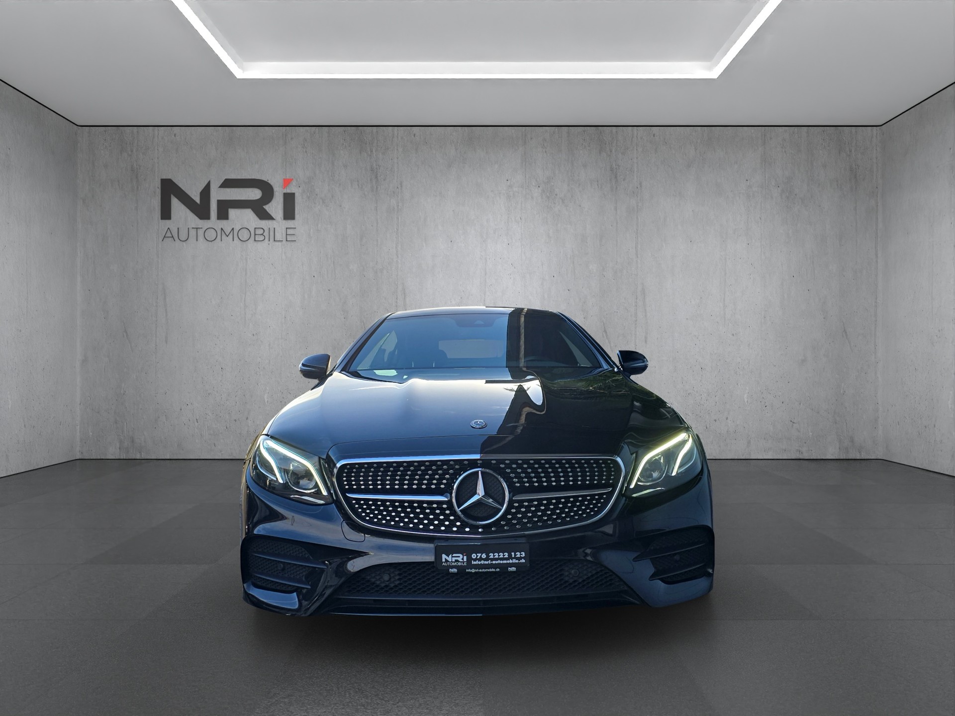 MERCEDES-BENZ E 220 d AMG Line 4matic Coupé-showroom-element-1