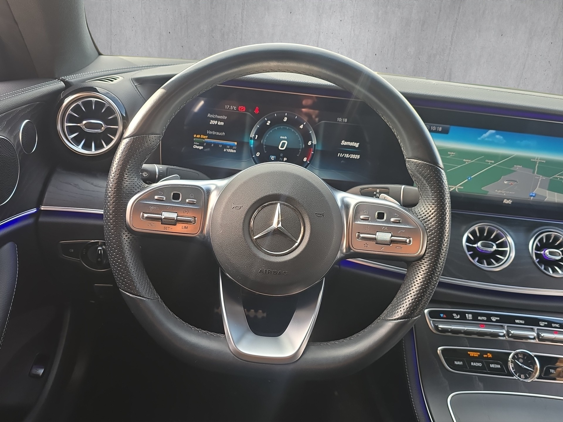 MERCEDES-BENZ E 220 d AMG Line 4matic Coupé-image-13