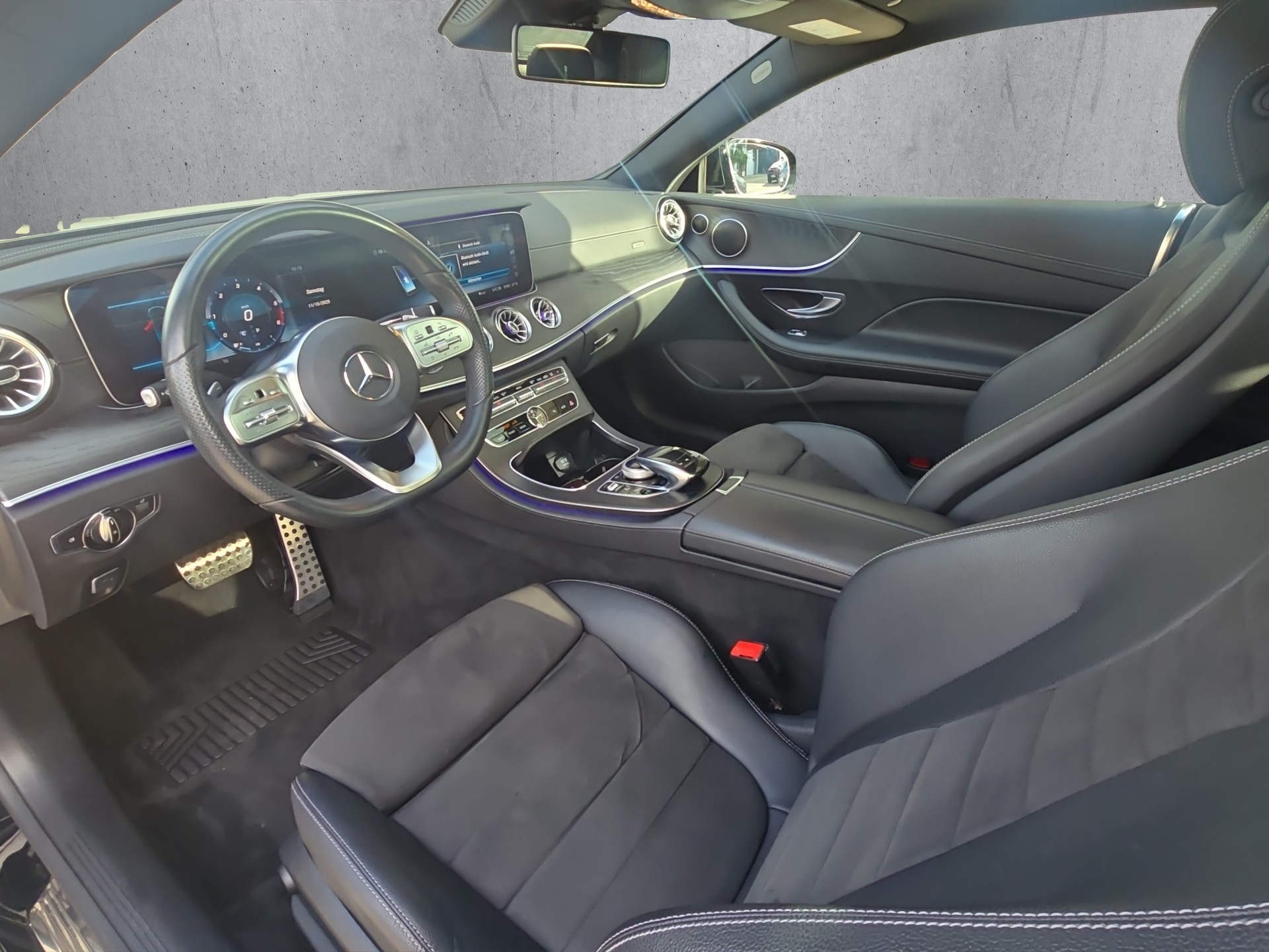 MERCEDES-BENZ E 220 d AMG Line 4matic Coupé-image-10