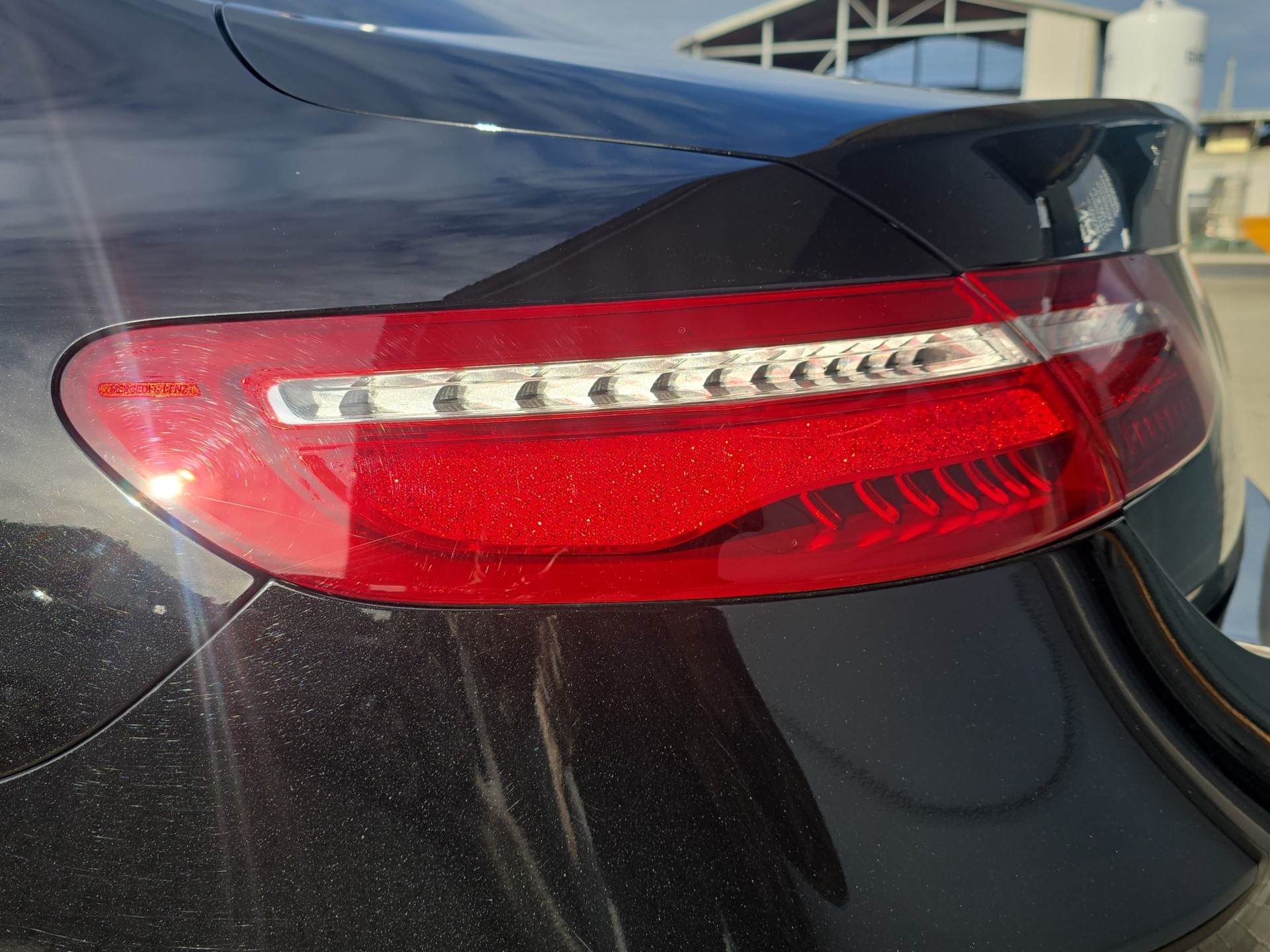 MERCEDES-BENZ E 220 d AMG Line 4matic Coupé-image-16
