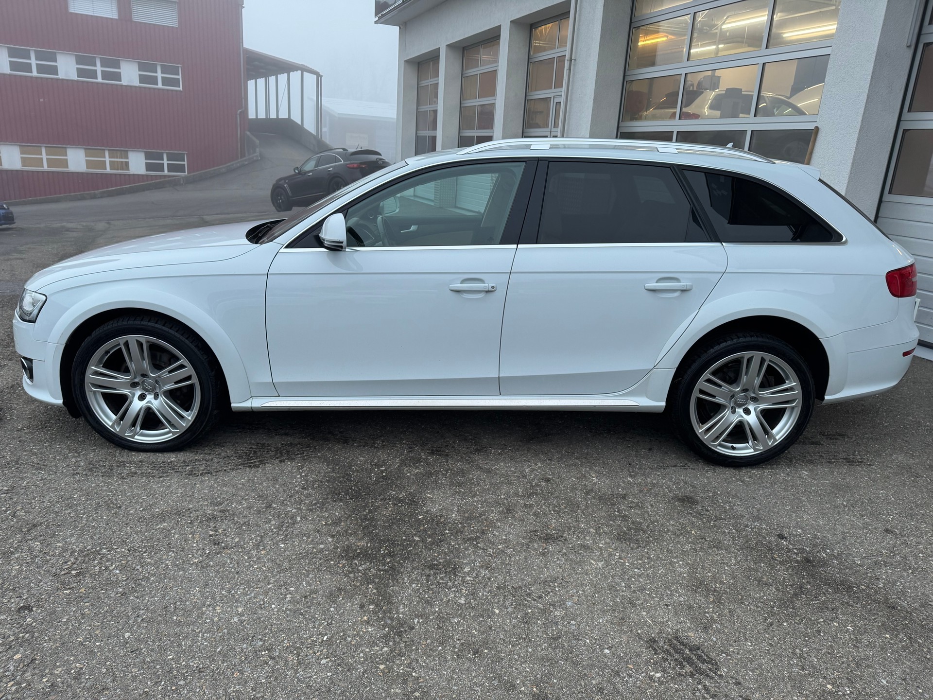 AUDI A4 allroad 3.0 TDI clean diesel quattro S-tronic-image-1