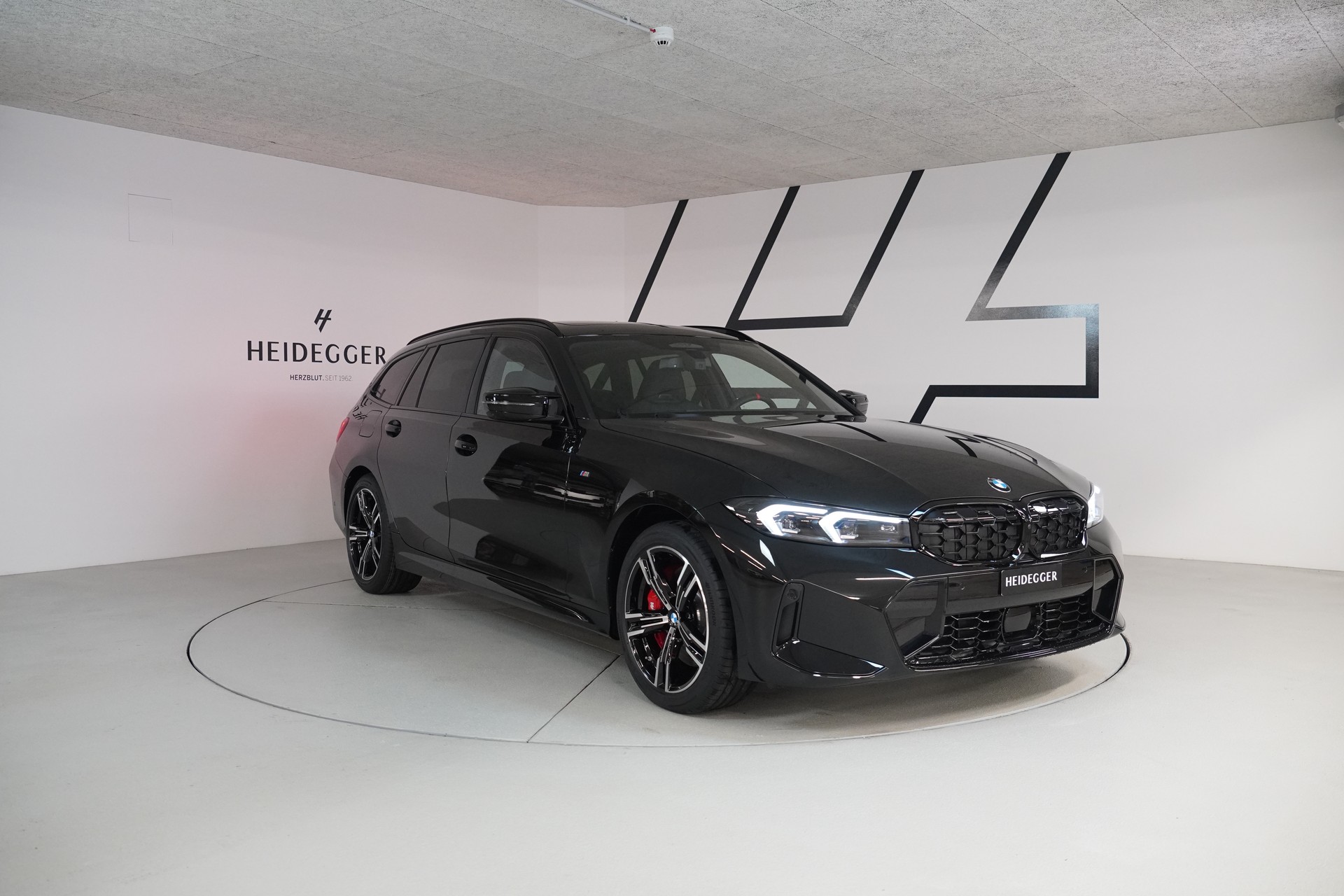 BMW M340d xDrive 48V Touring Steptronic M Sport Pro-showroom-element-2