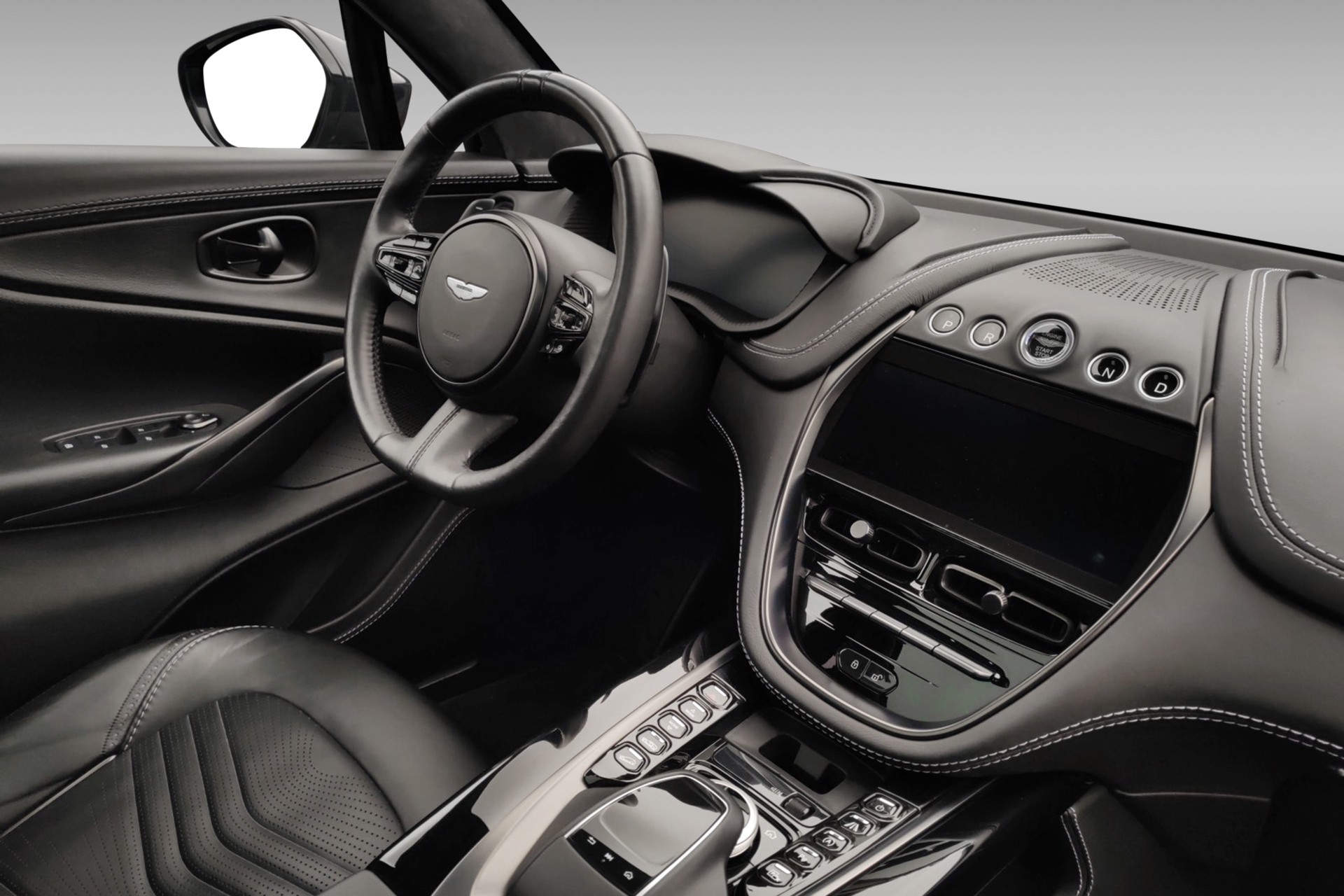 ASTON MARTIN DBX 4.0 V8-image-16