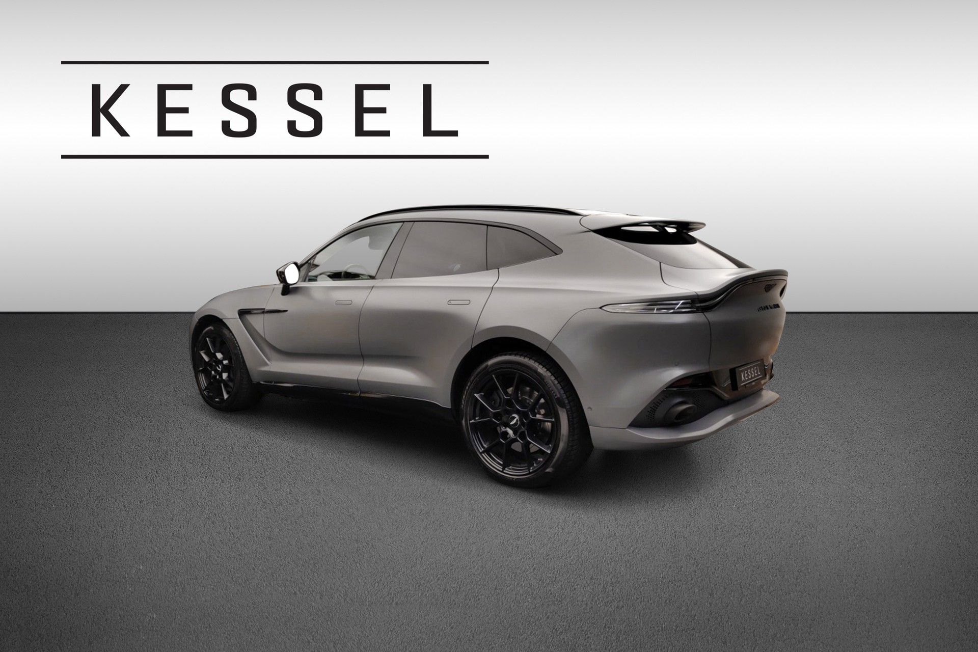 ASTON MARTIN DBX 4.0 V8-image-4