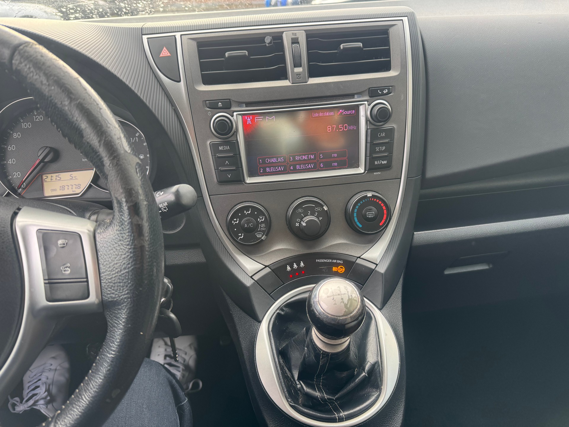 TOYOTA Verso-S 1.4 D-4D Linea Sol-image-12