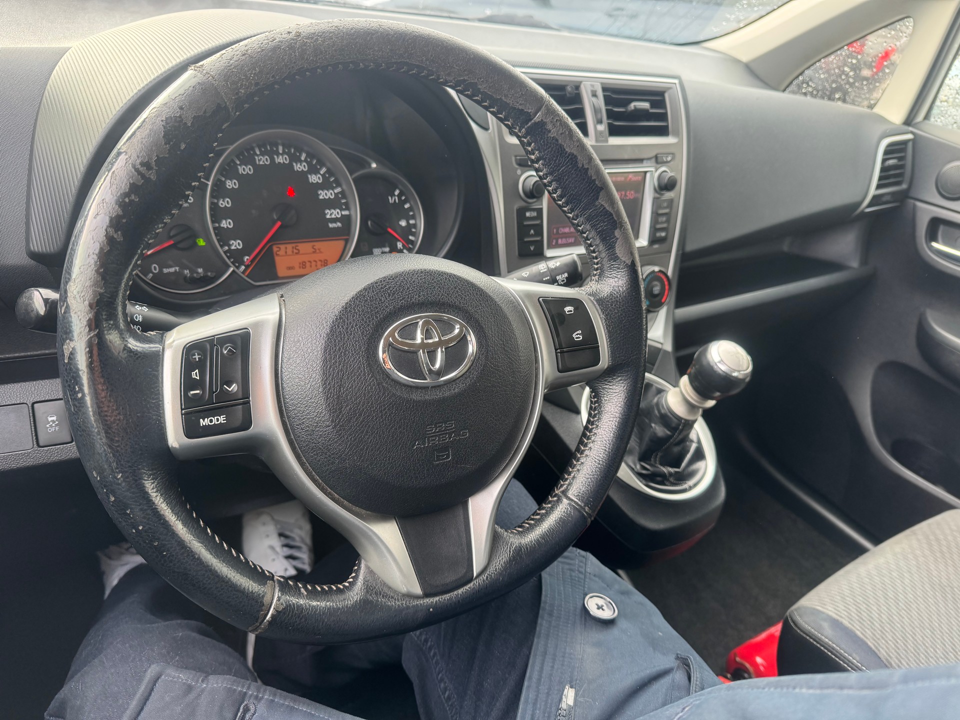 TOYOTA Verso-S 1.4 D-4D Linea Sol-image-14