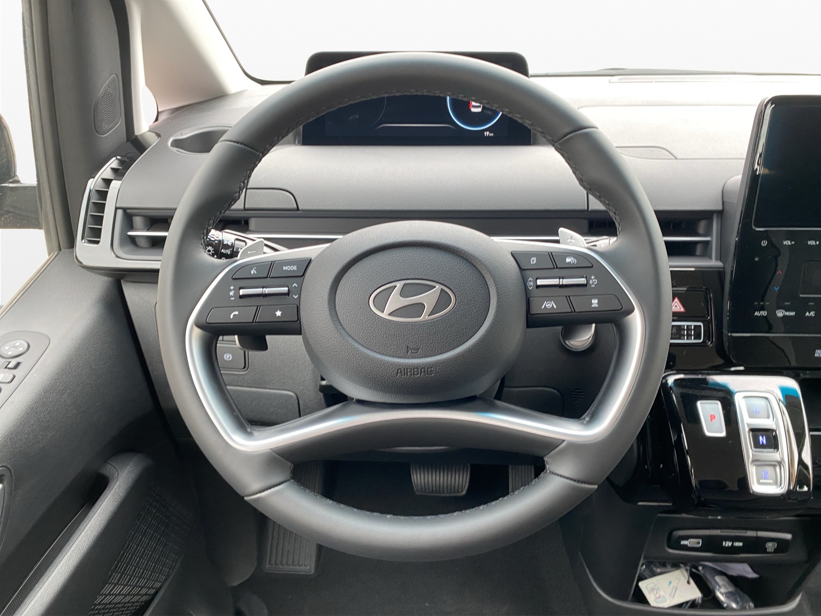 HYUNDAI Staria Wagon 1.6 GDi HEV Amplia-image-12