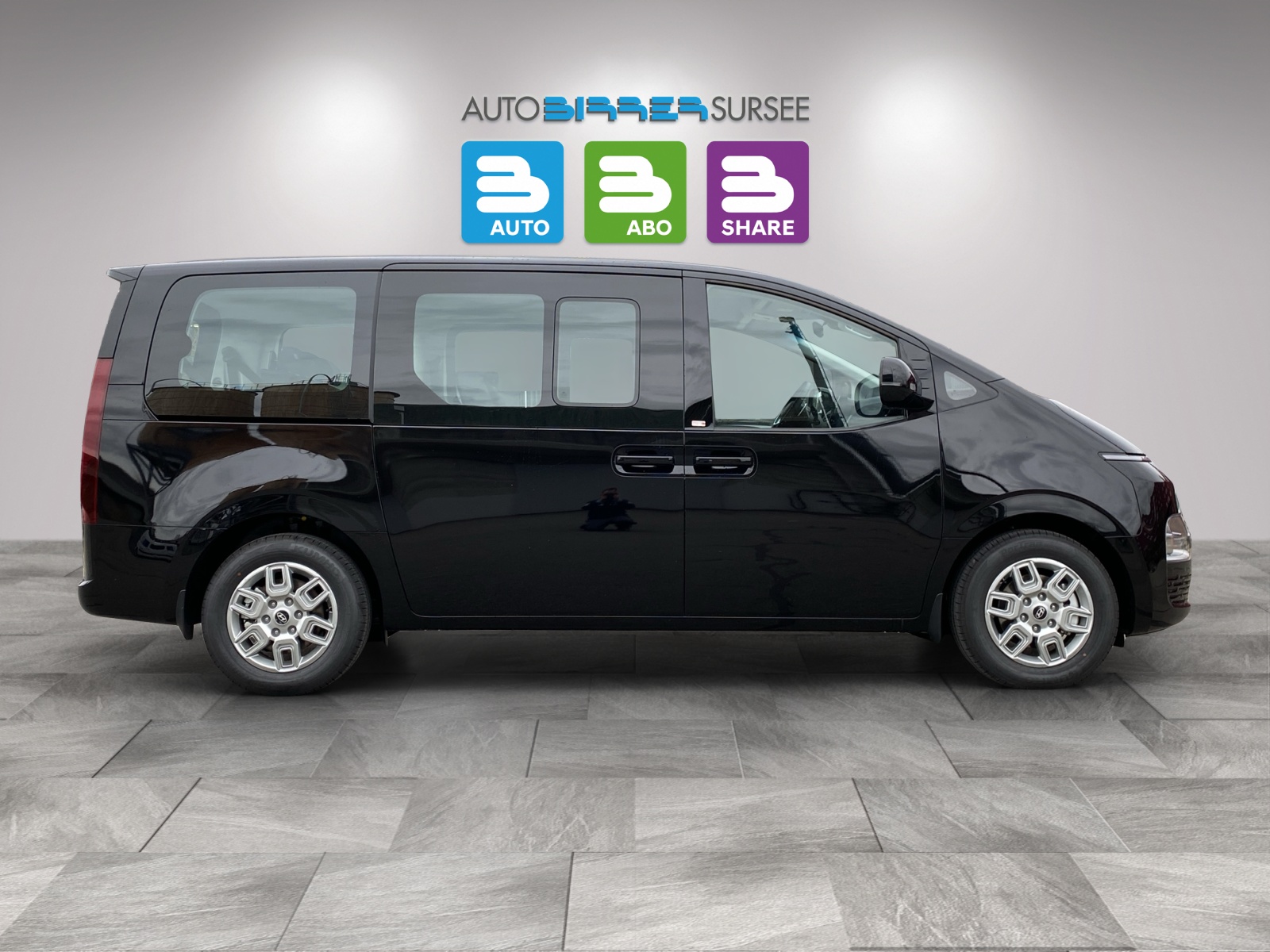 HYUNDAI Staria Wagon 1.6 GDi HEV Amplia-showroom-element-3