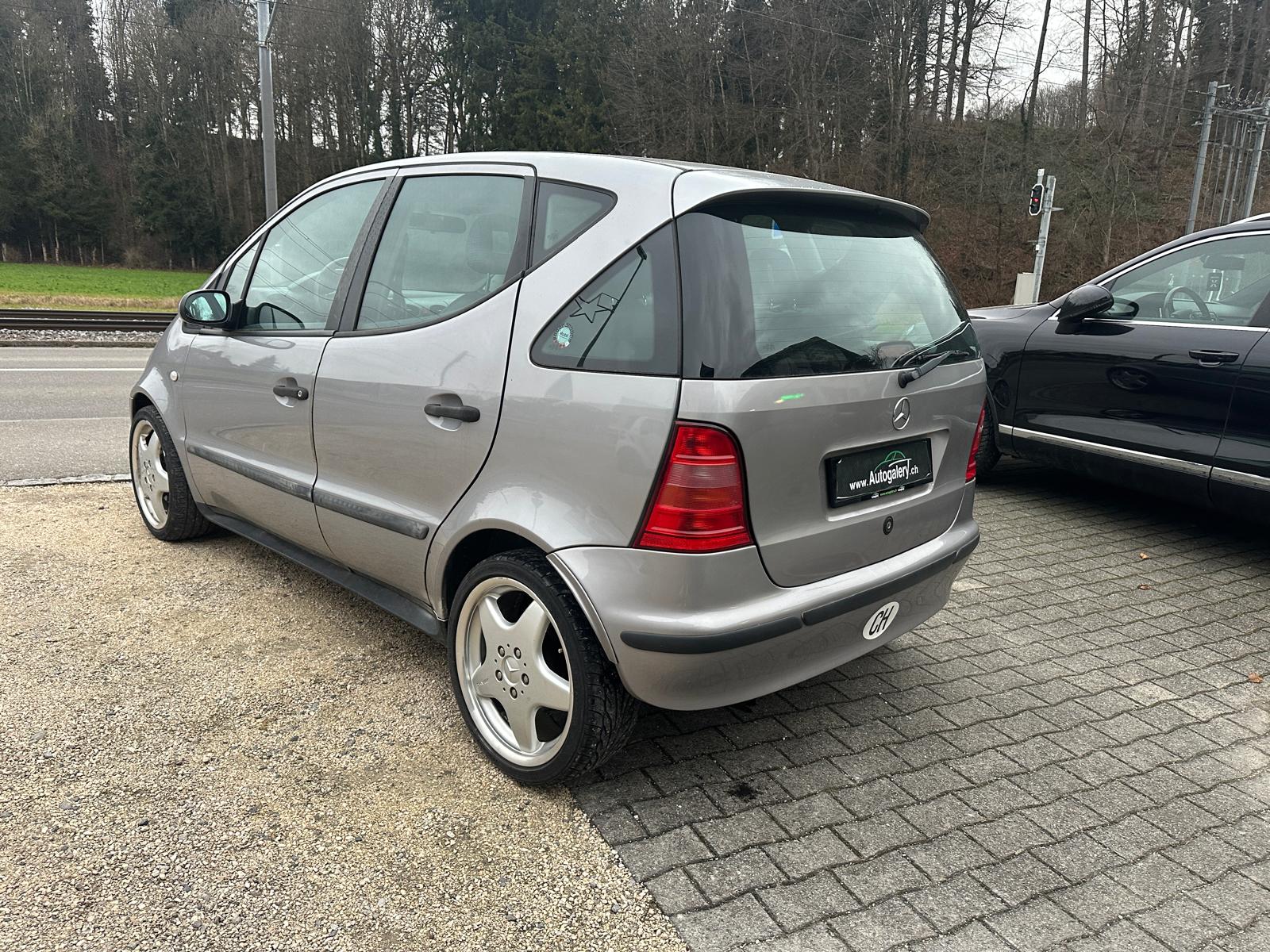 MERCEDES-BENZ A 160 Avantgarde-image-8