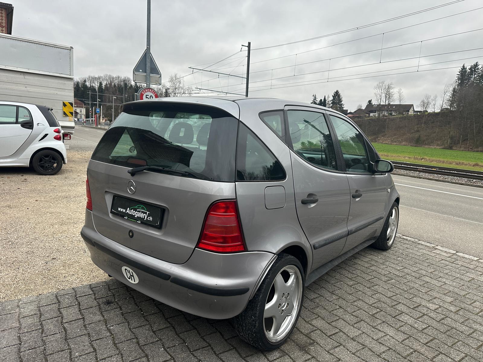 MERCEDES-BENZ A 160 Avantgarde-image-5