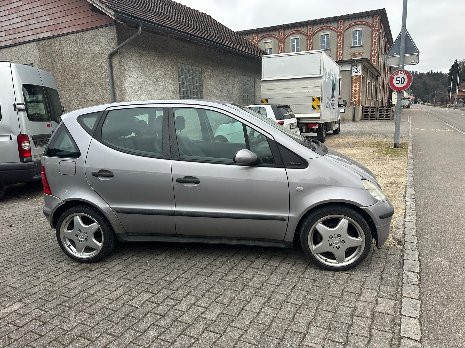 MERCEDES-BENZ A 160 Avantgarde-image-4