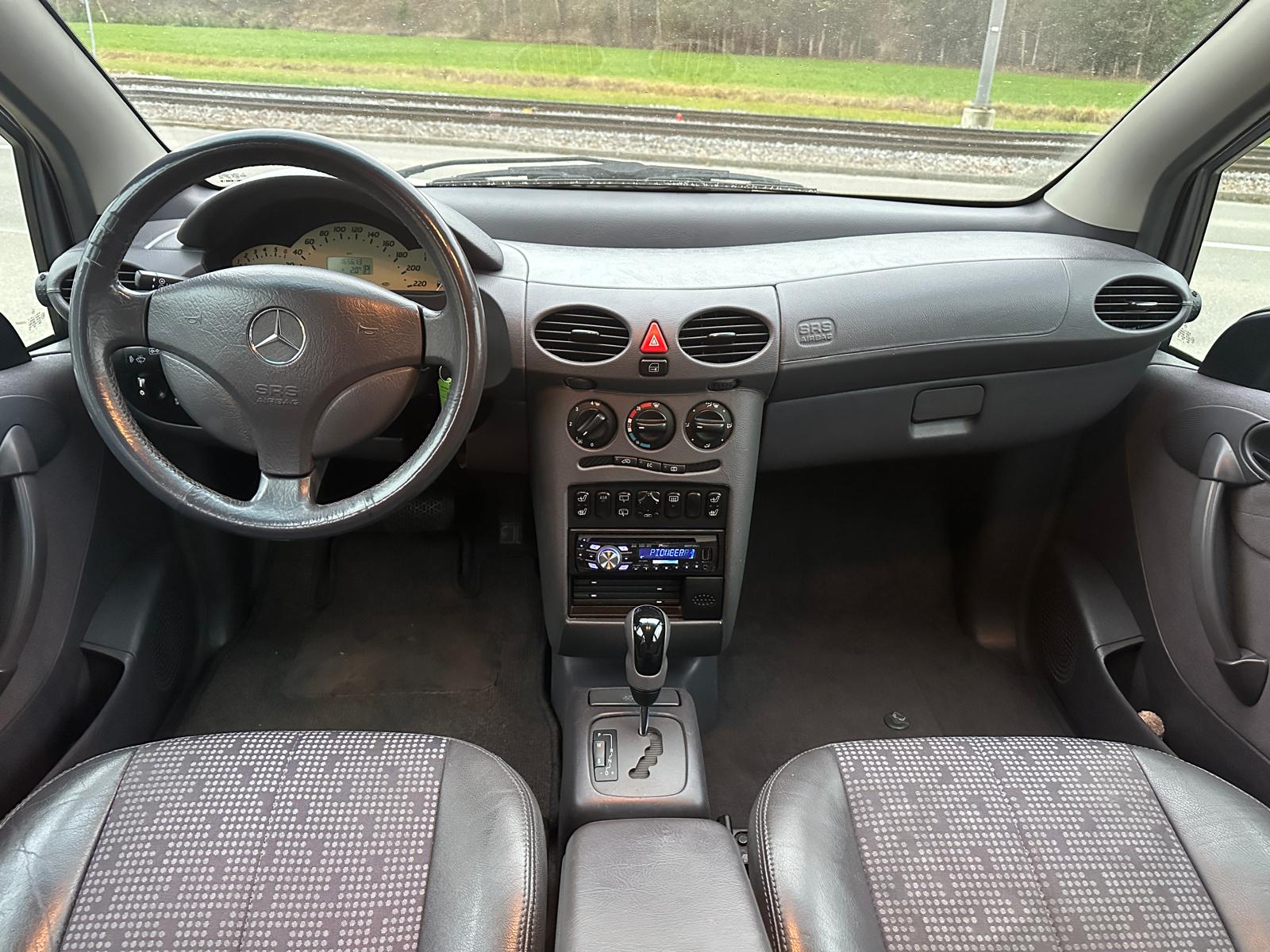 MERCEDES-BENZ A 160 Avantgarde-image-9