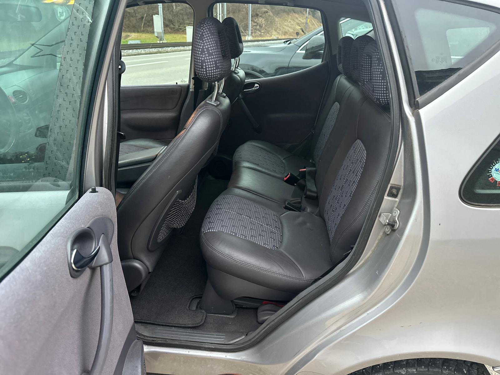 MERCEDES-BENZ A 160 Avantgarde-image-12