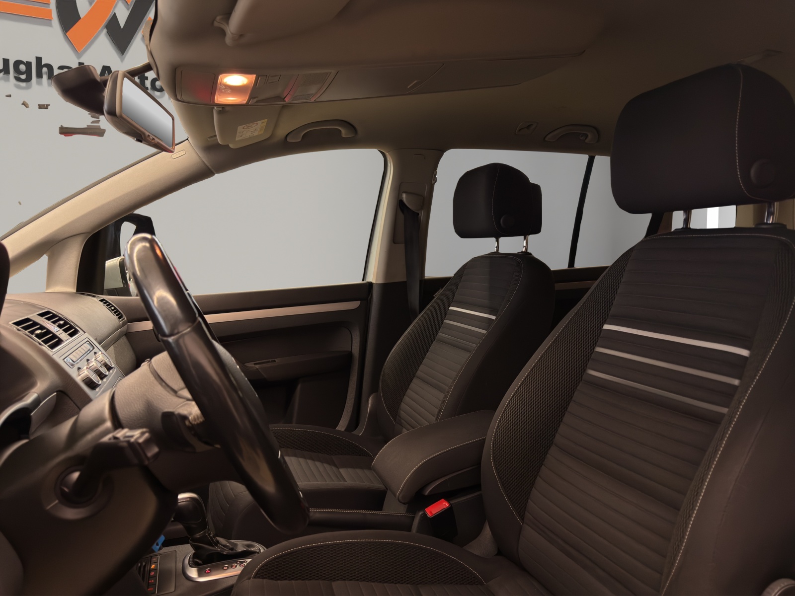 VW Touran 2.0 TDI BMT Comfortline DSG-image-8