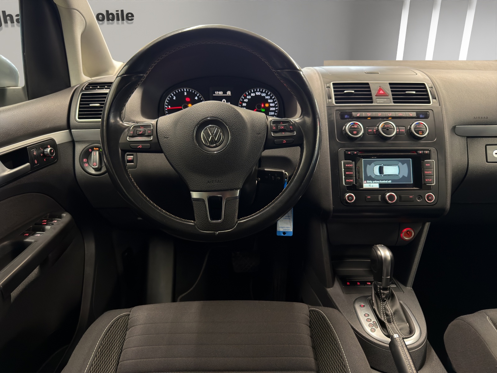 VW Touran 2.0 TDI BMT Comfortline DSG-image-10