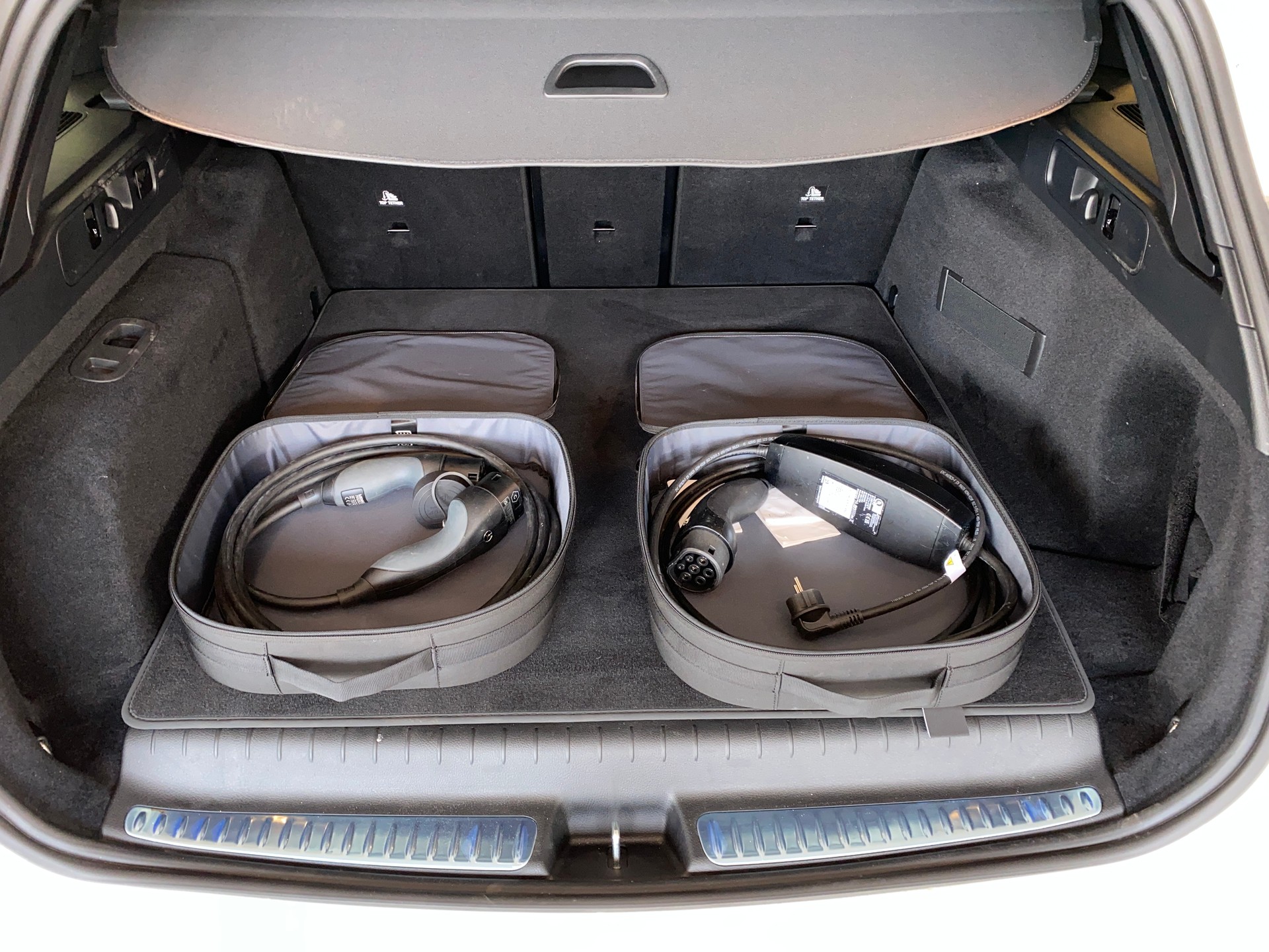 MERCEDES-BENZ C 300de T 4Matic AMG Line-image-14