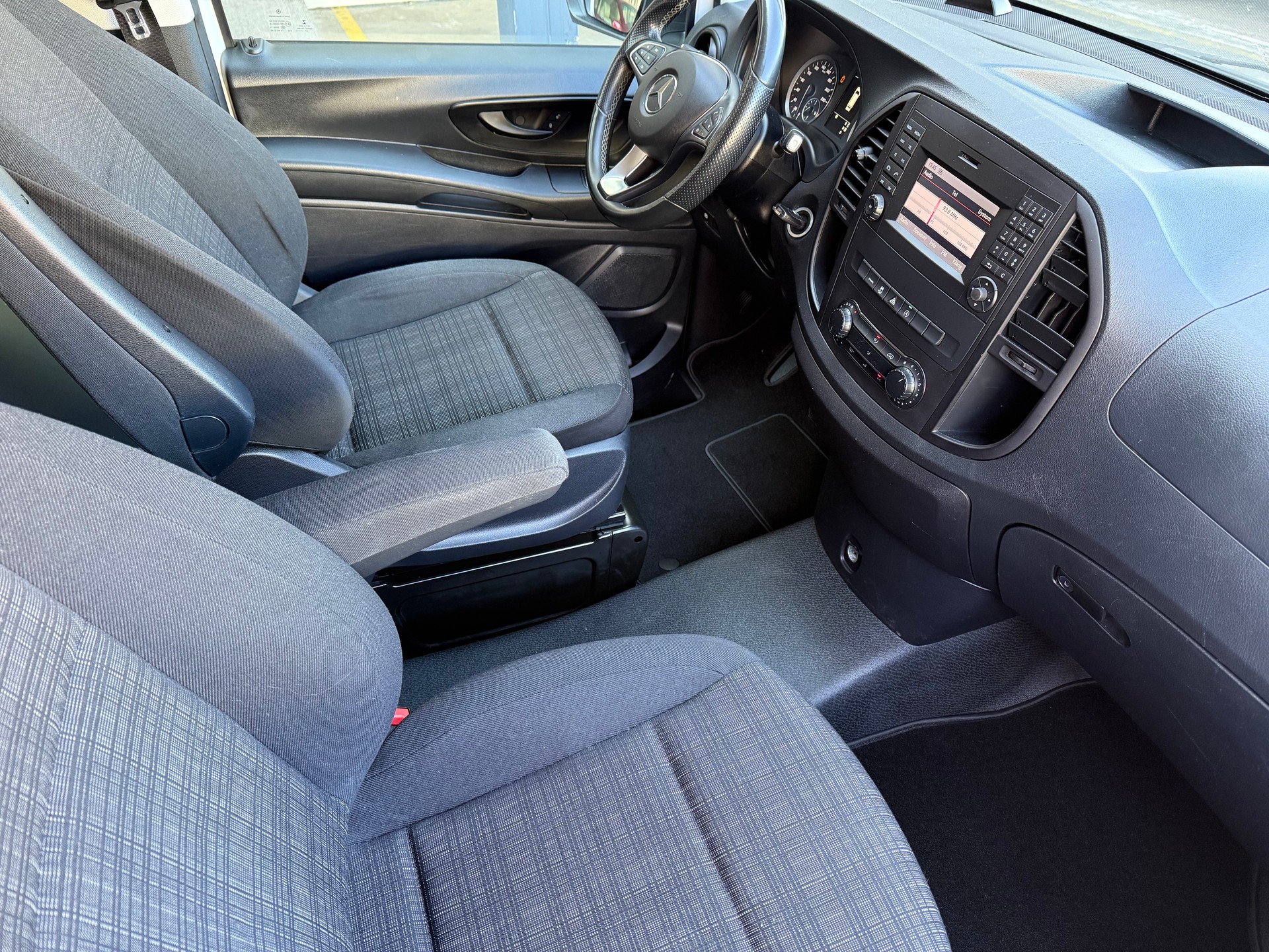 MERCEDES-BENZ Vito 116 CDI Base Tourer 9G-Tronic 8p-image-6