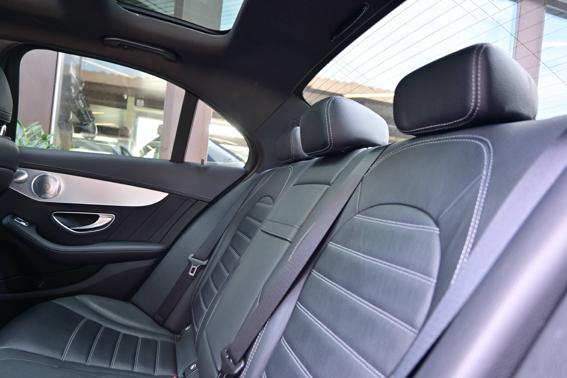 MERCEDES-BENZ C 300 AMG Line *Diamond Perlweiss*HUD*Pano*UVM.-image-18