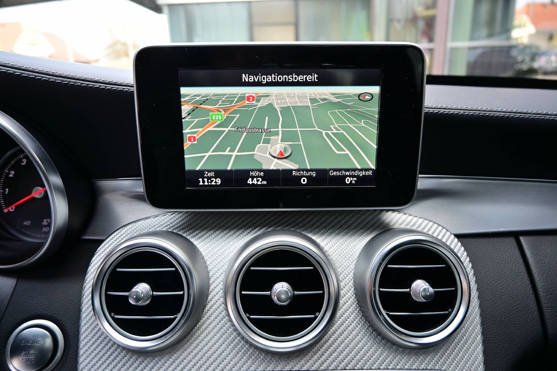 MERCEDES-BENZ C 300 AMG Line *Diamond Perlweiss*HUD*Pano*UVM.-image-15