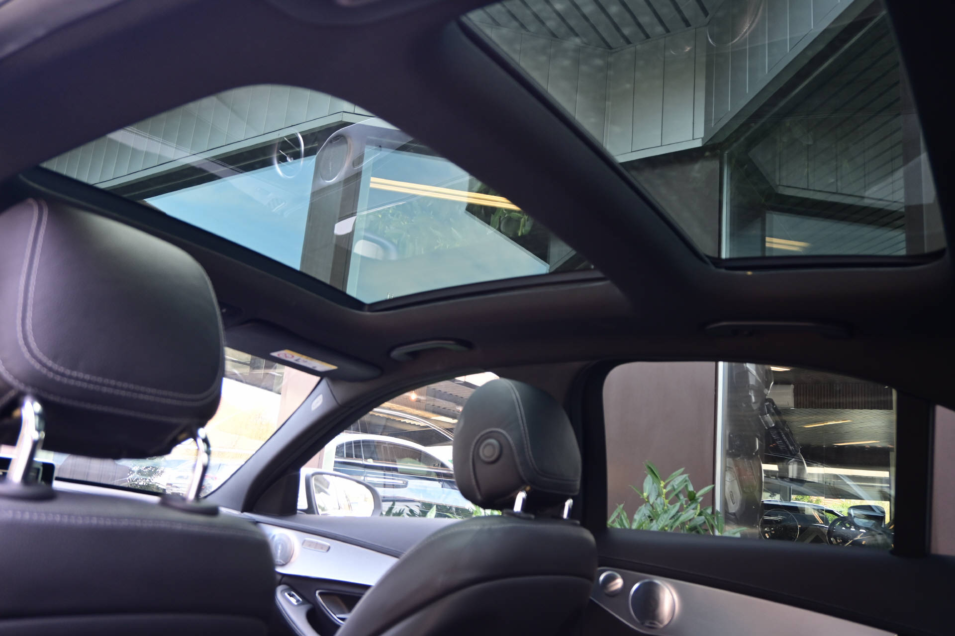 MERCEDES-BENZ C 300 AMG Line *Diamond Perlweiss*HUD*Pano*UVM.-image-20