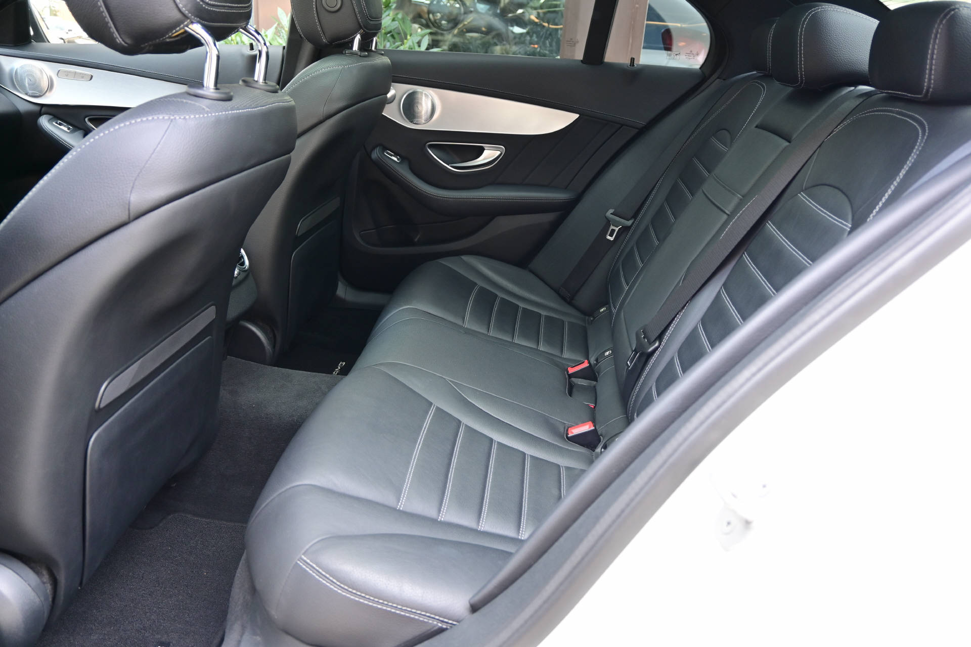 MERCEDES-BENZ C 300 AMG Line *Diamond Perlweiss*HUD*Pano*UVM.-image-19