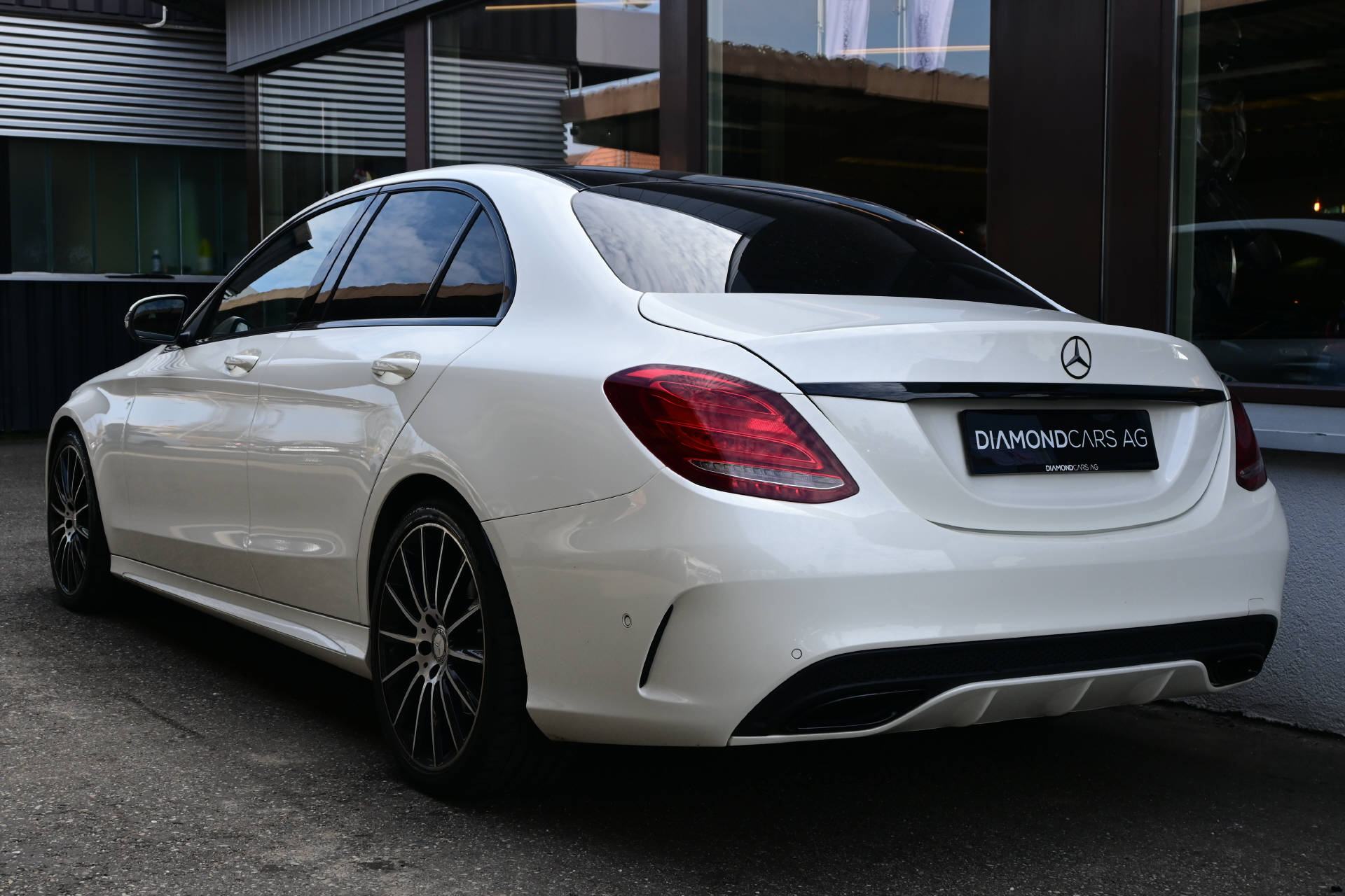 MERCEDES-BENZ C 300 AMG Line *Diamond Perlweiss*HUD*Pano*UVM.-image-6