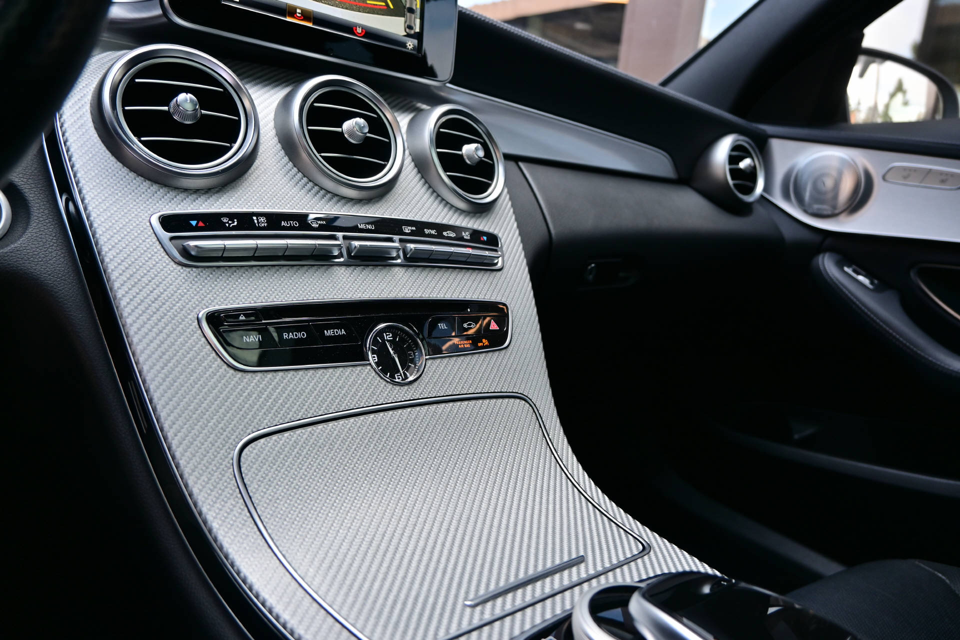 MERCEDES-BENZ C 300 AMG Line *Diamond Perlweiss*HUD*Pano*UVM.-image-17