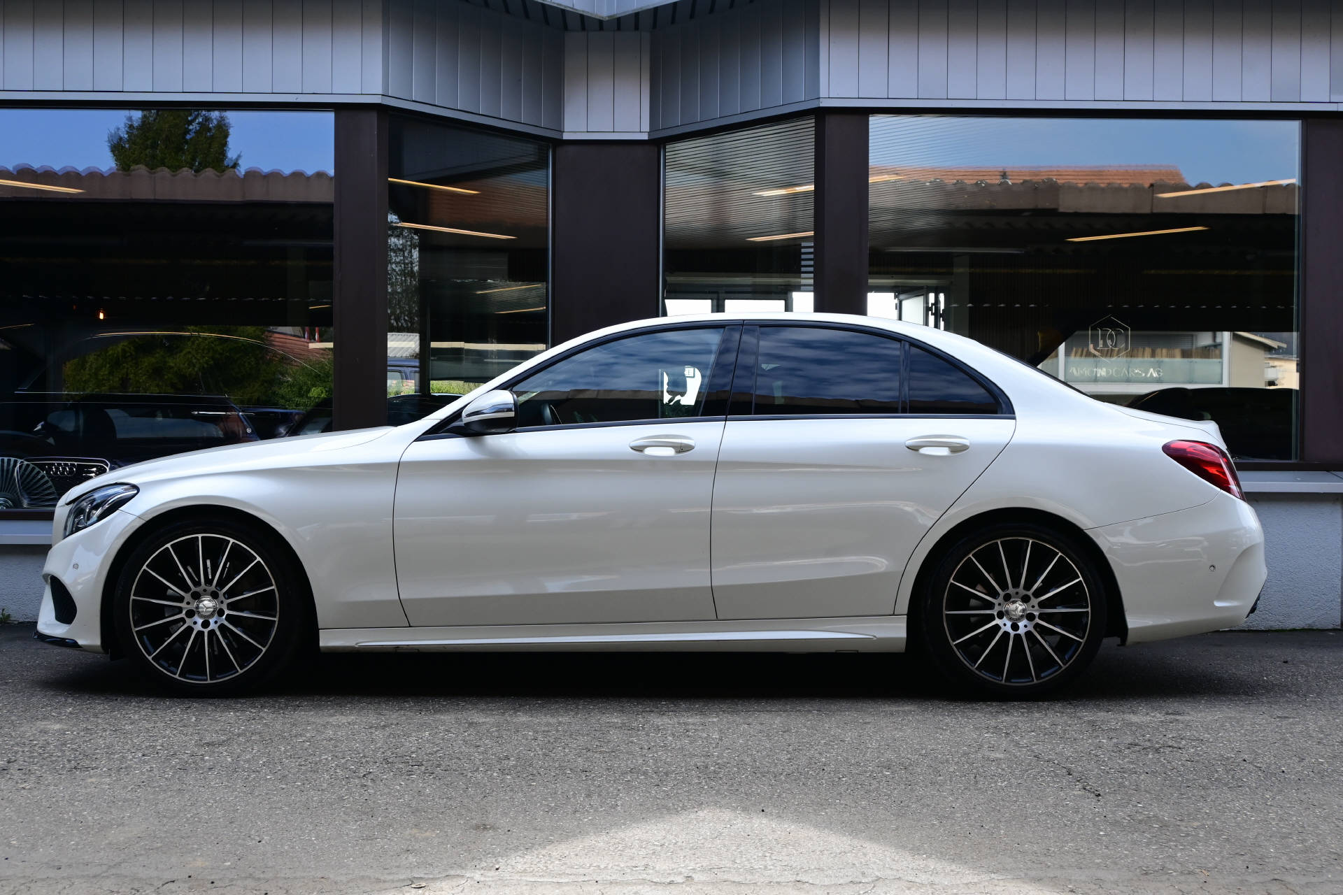 MERCEDES-BENZ C 300 AMG Line *Diamond Perlweiss*HUD*Pano*UVM.-image-4