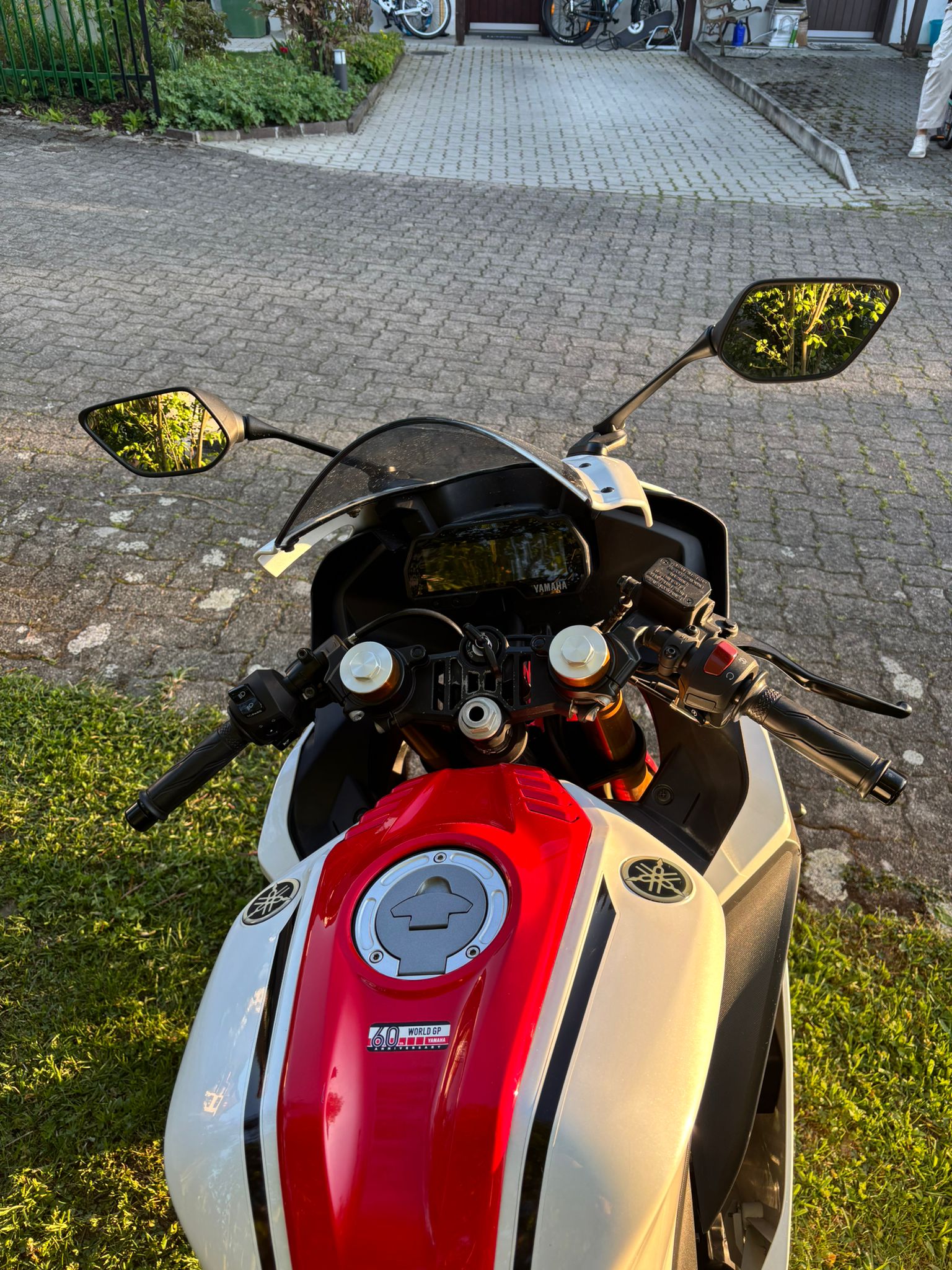 YAMAHA YZF-R 125-image-4