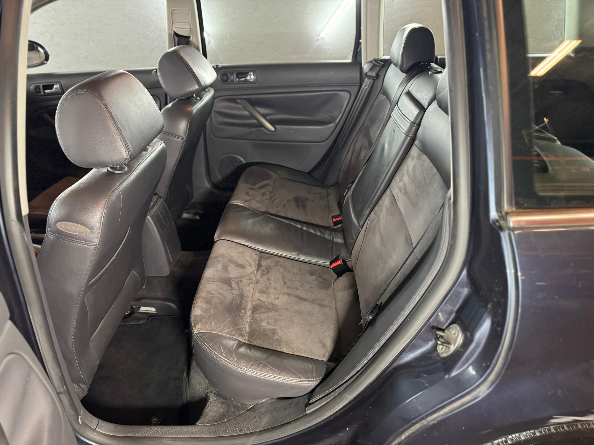 VW Passat Variant 2.0 TDI Highline-image-8
