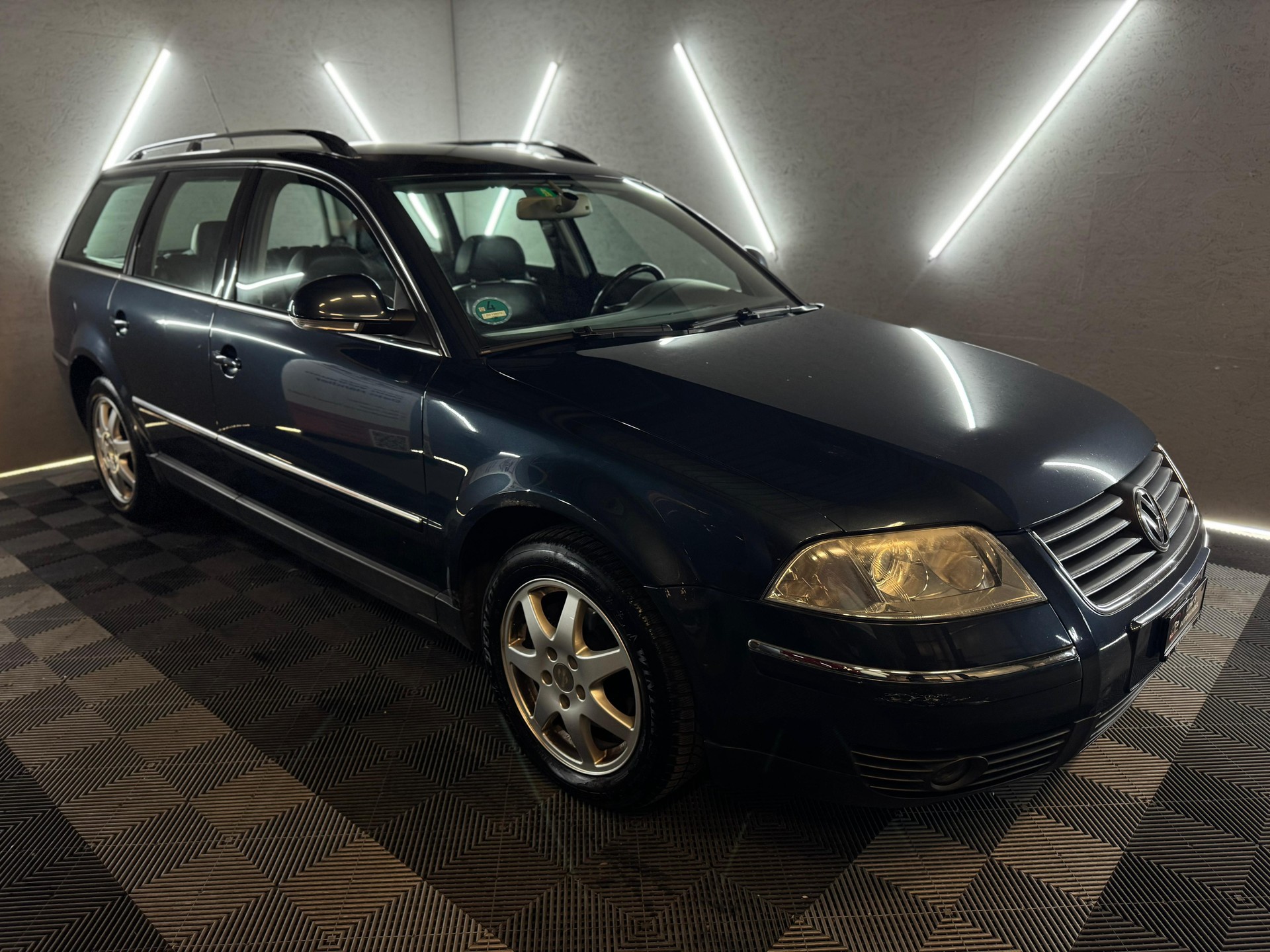 VW Passat Variant 2.0 TDI Highline-image-1