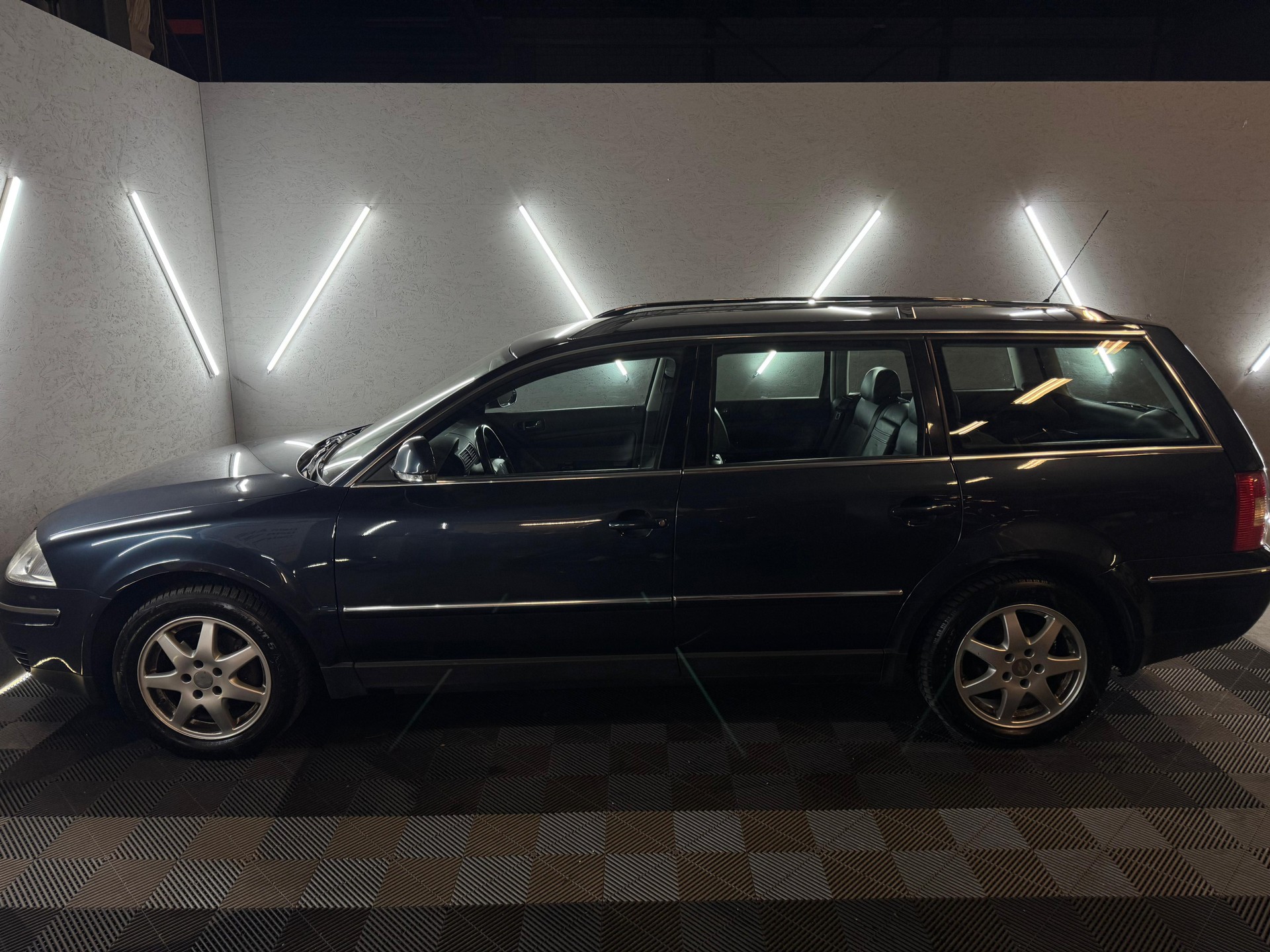 VW Passat Variant 2.0 TDI Highline-image-4
