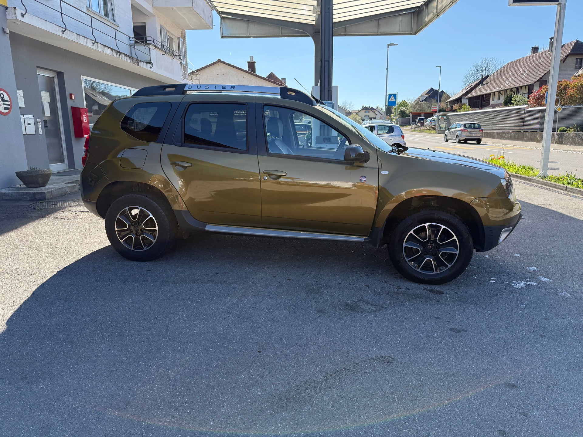 DACIA Duster 1.2 T Lauréate 4x4-image-1