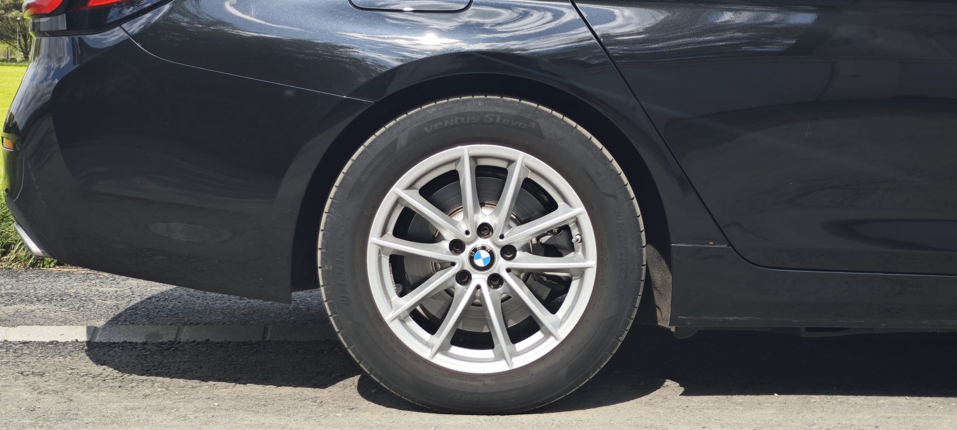BMW 530i xDrive 48V Touring Steptronic-image-12