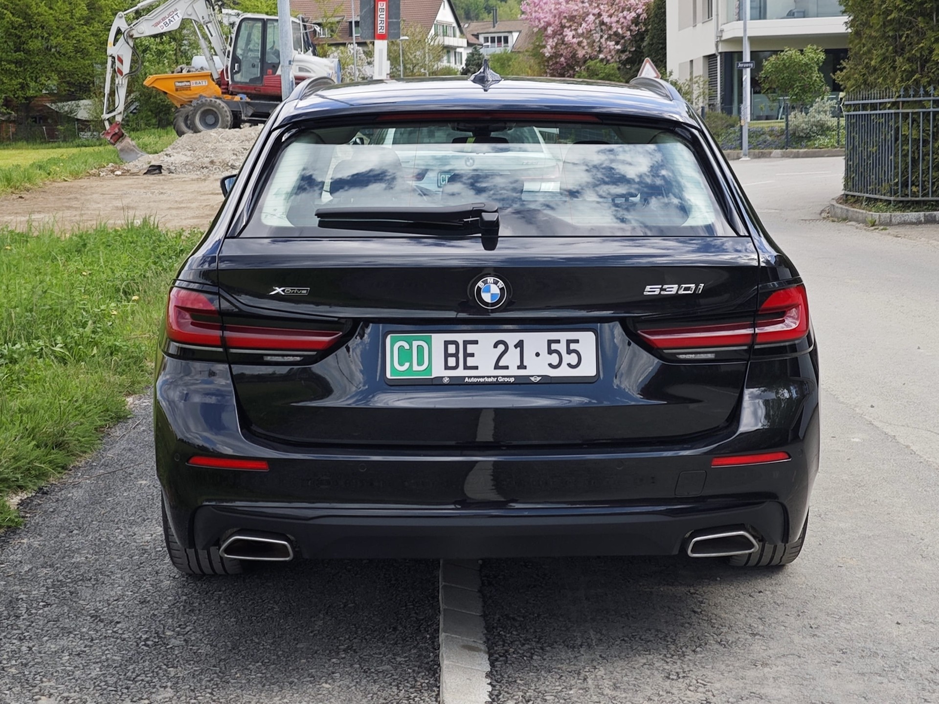 BMW 530i xDrive 48V Touring Steptronic-image-1