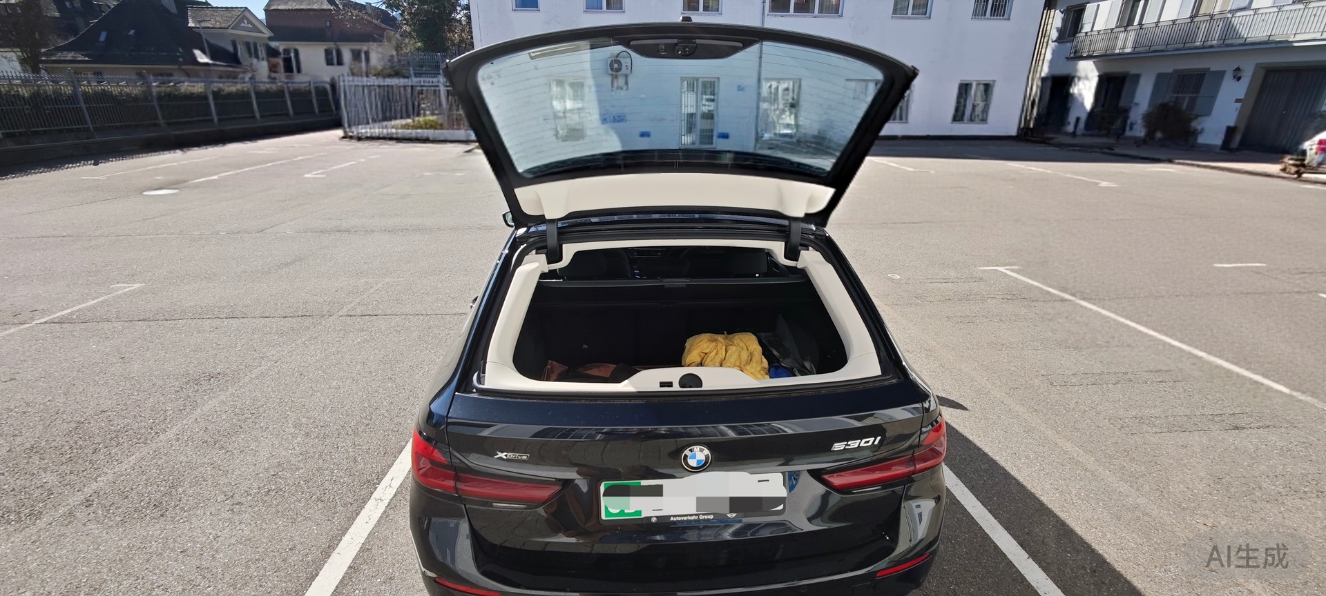 BMW 530i xDrive 48V Touring Steptronic-image-8