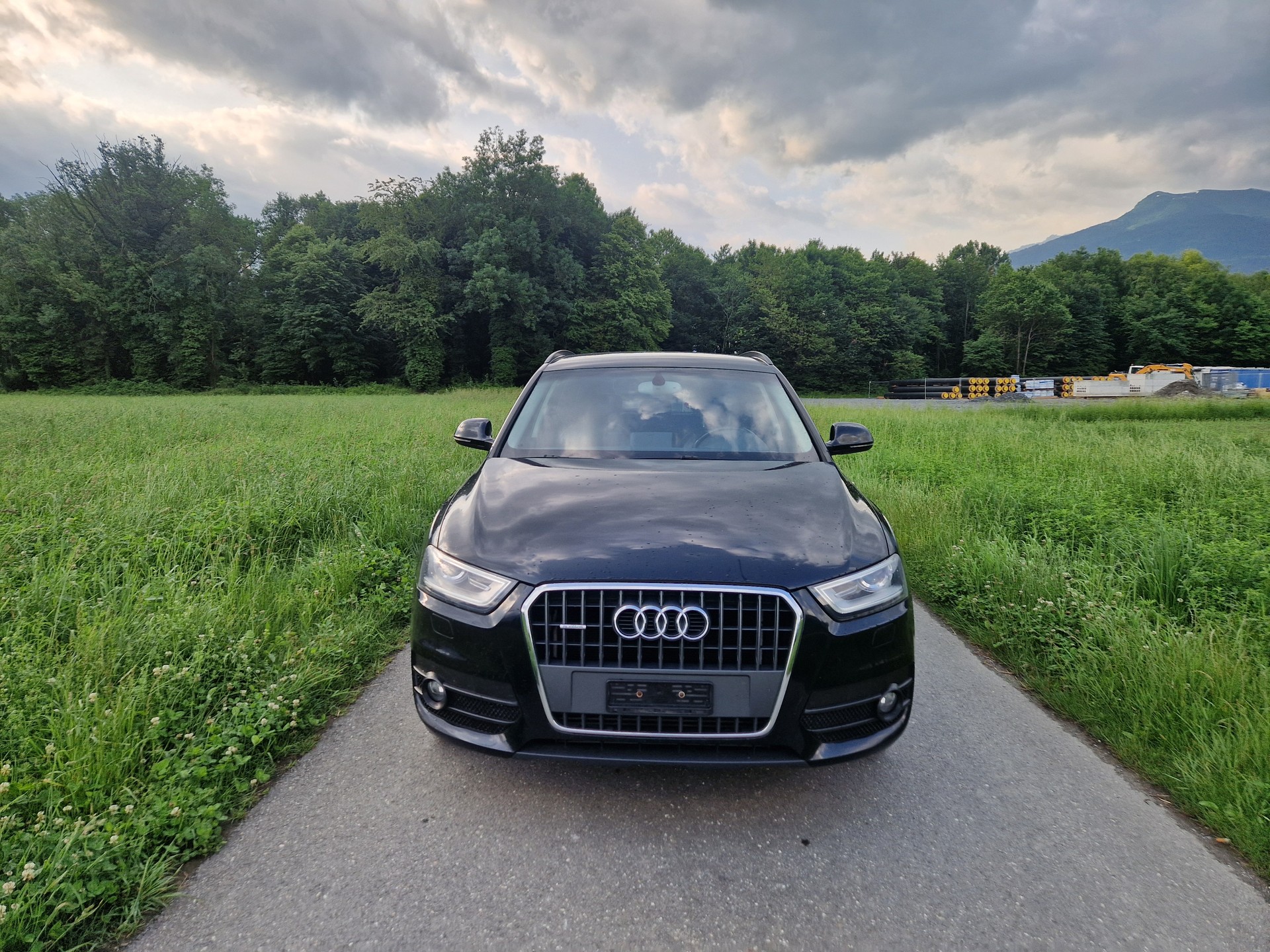 AUDI Q3 2.0 TFSI quattro S-tronic-image-1