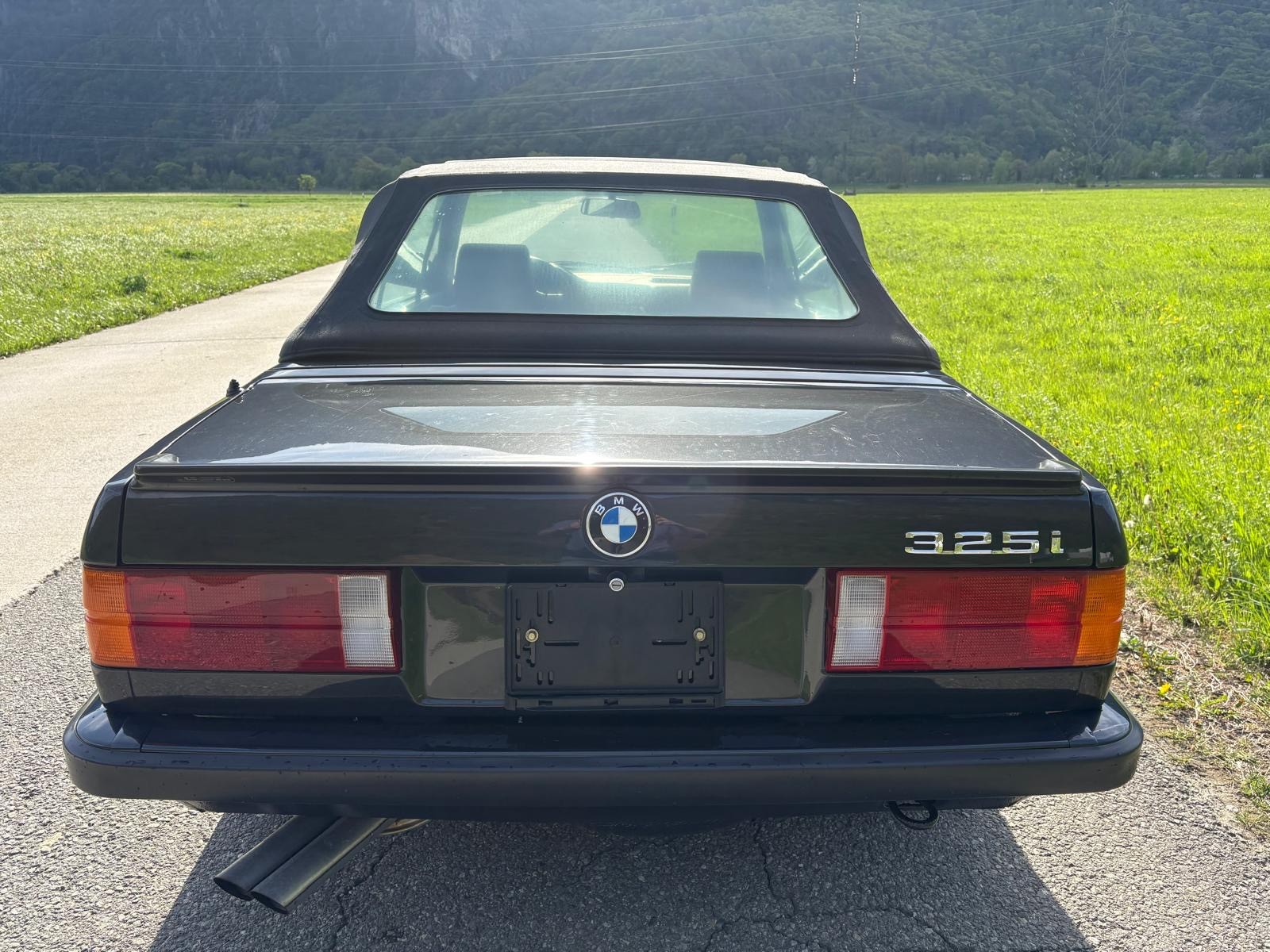 BMW 325i Cabrio-image-4