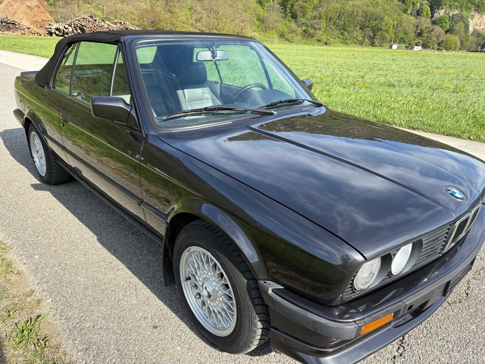 BMW 325i Cabrio-image-1