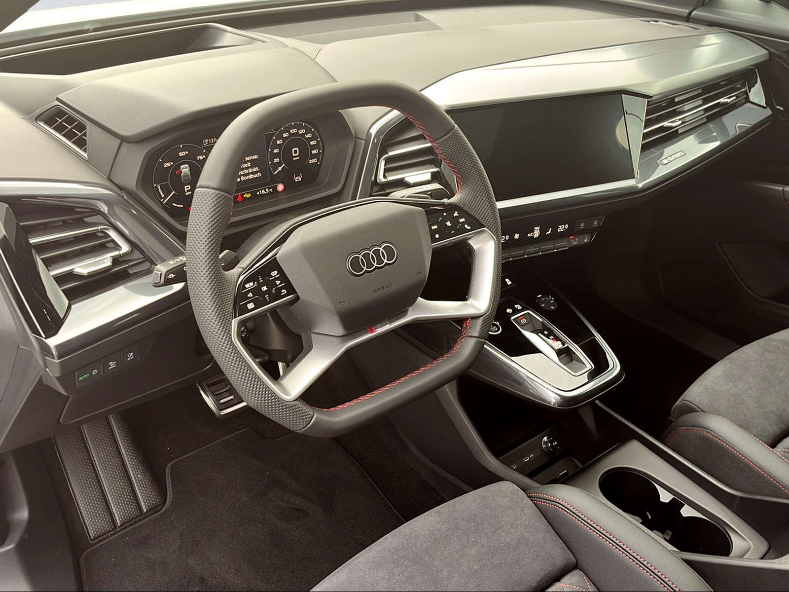 AUDI Q4 45 e-tron quattro-image-10
