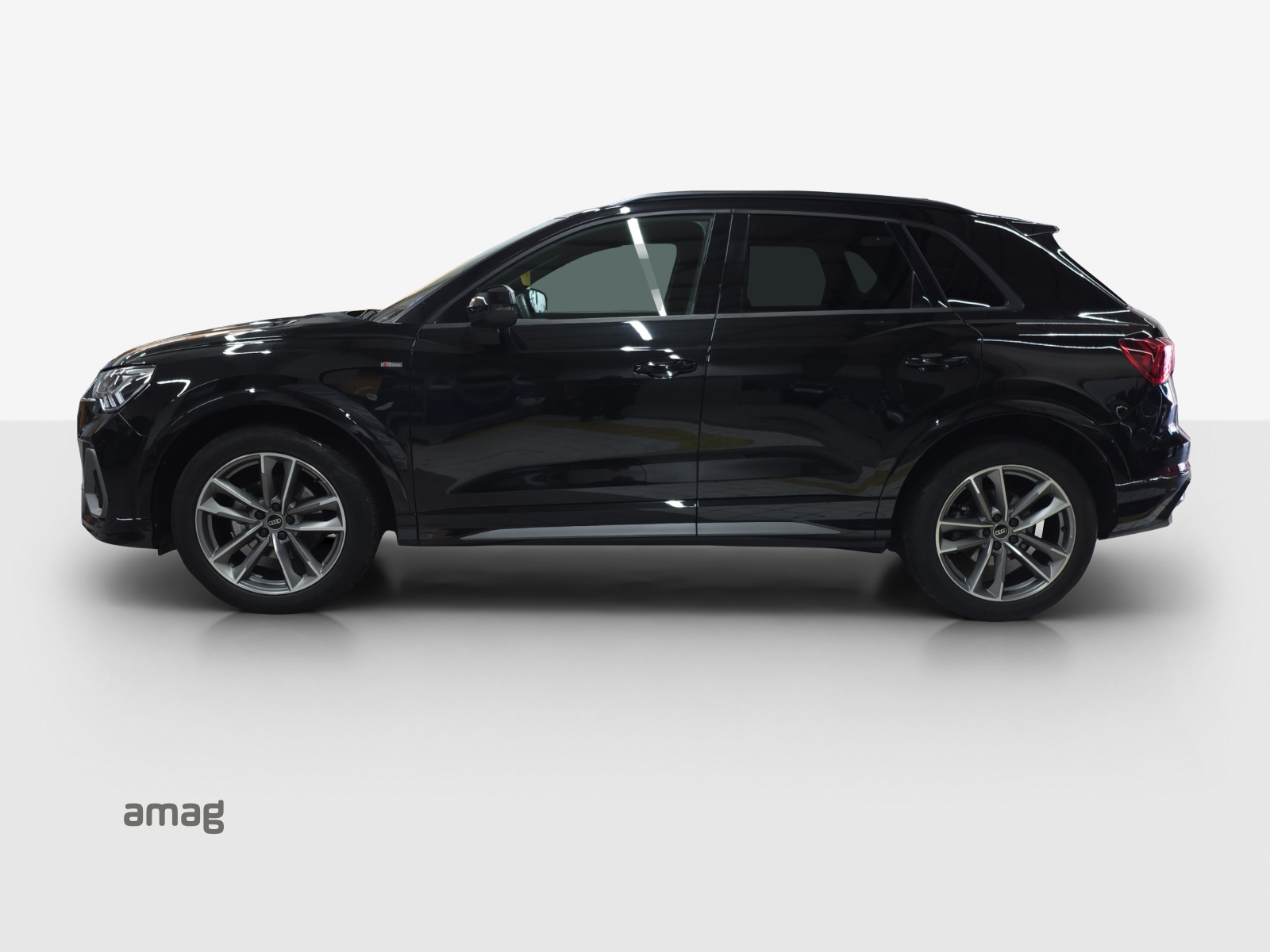 AUDI Q3 35 TFSI S line Attraction S-tronic-showroom-element-1