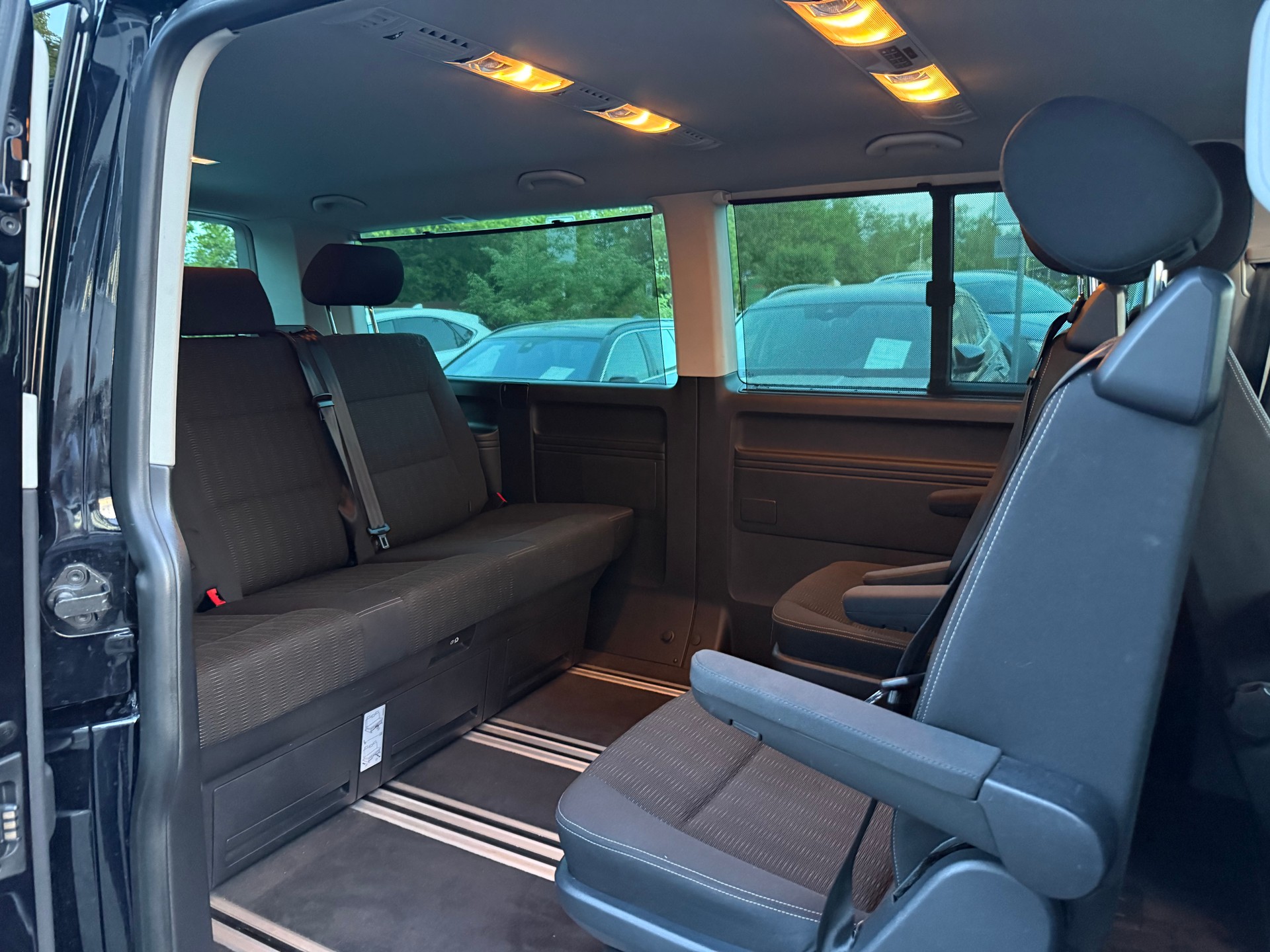 VW T6 Multivan 2.0 TDI Comfortline 4Motion LWB-image-8