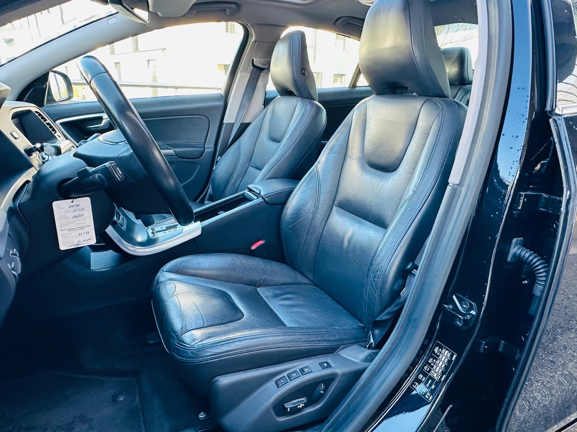 VOLVO S60 D3 Summum Geartronic-image-10