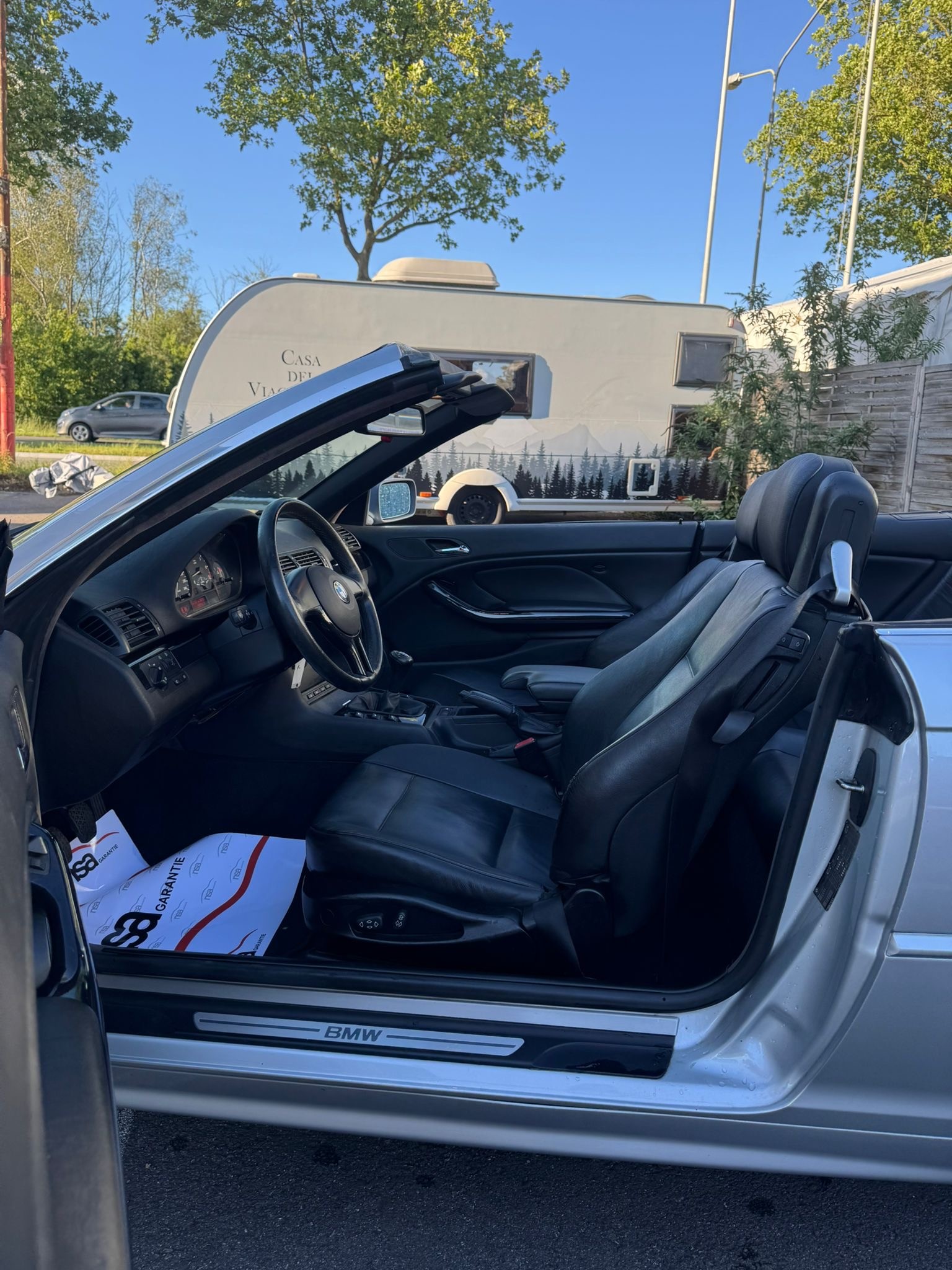 BMW 323Ci Cabriolet-image-9